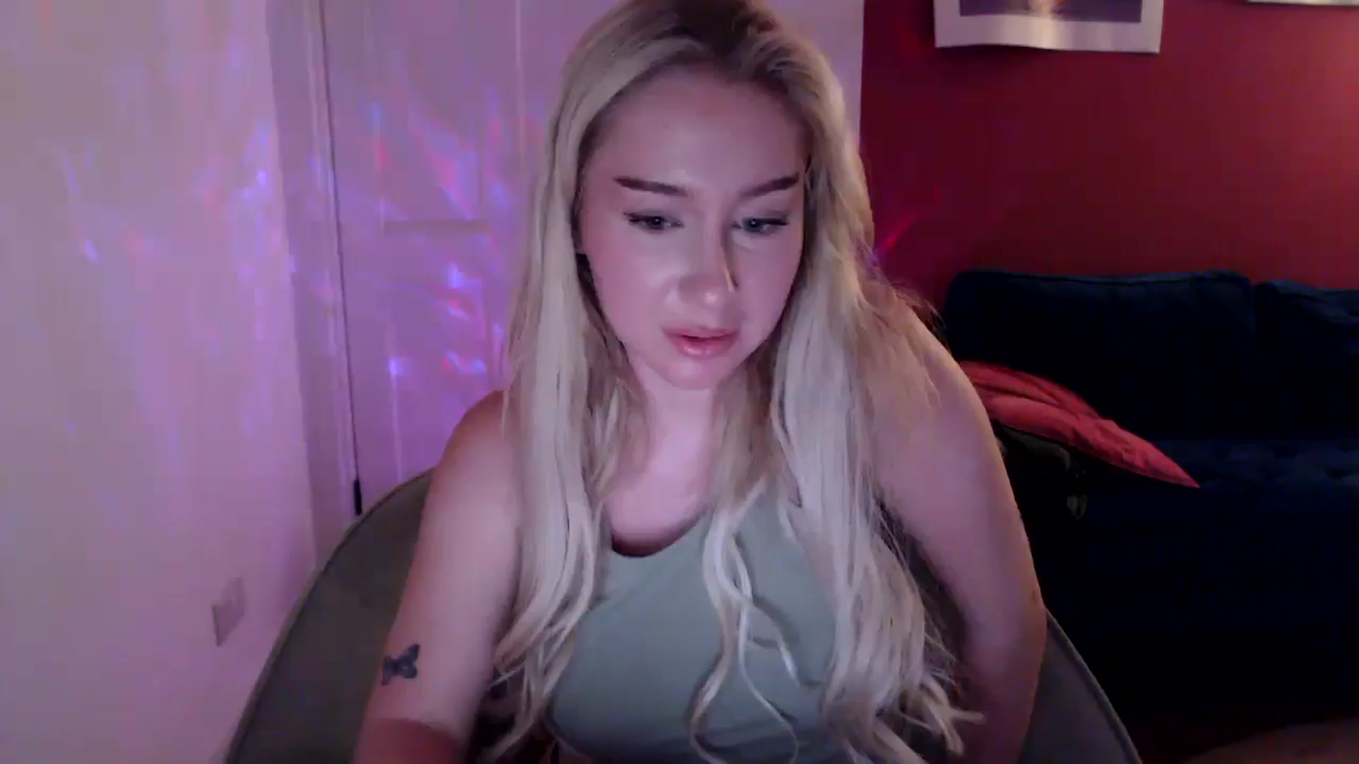 Gallery image thumbnail from PetiteAvax's myfreecams stream on, 09/19/2024, 19:34 image 1 of 20