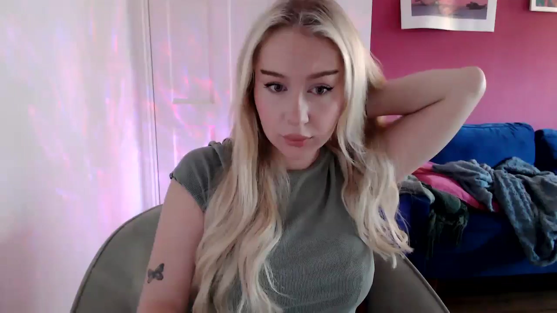 Gallery image thumbnail from PetiteAvax's myfreecams stream on, 09/20/2024, 10:36 image 1 of 20