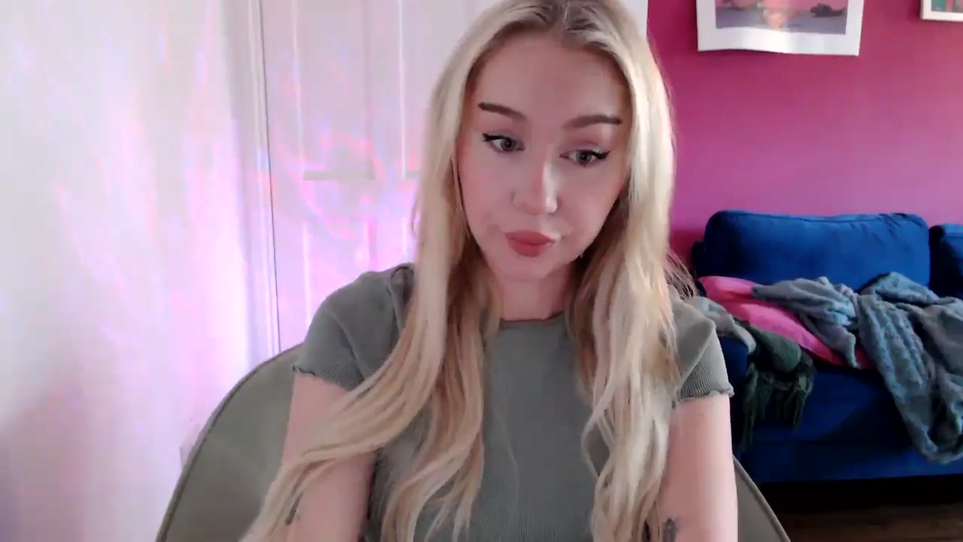 Gallery image thumbnail from PetiteAvax's myfreecams stream on, 09/20/2024, 10:36 image 3 of 20