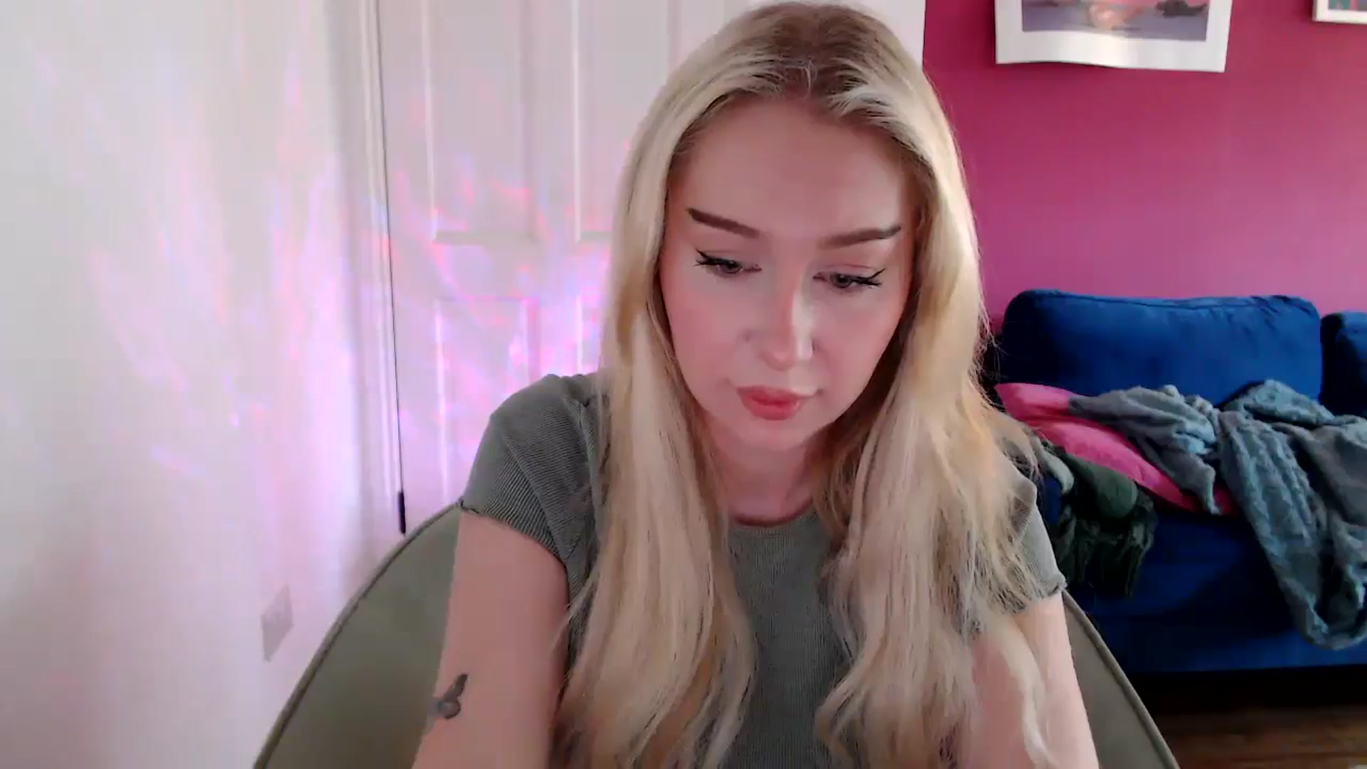 Gallery image thumbnail from PetiteAvax's myfreecams stream on, 09/20/2024, 10:36 image 12 of 20