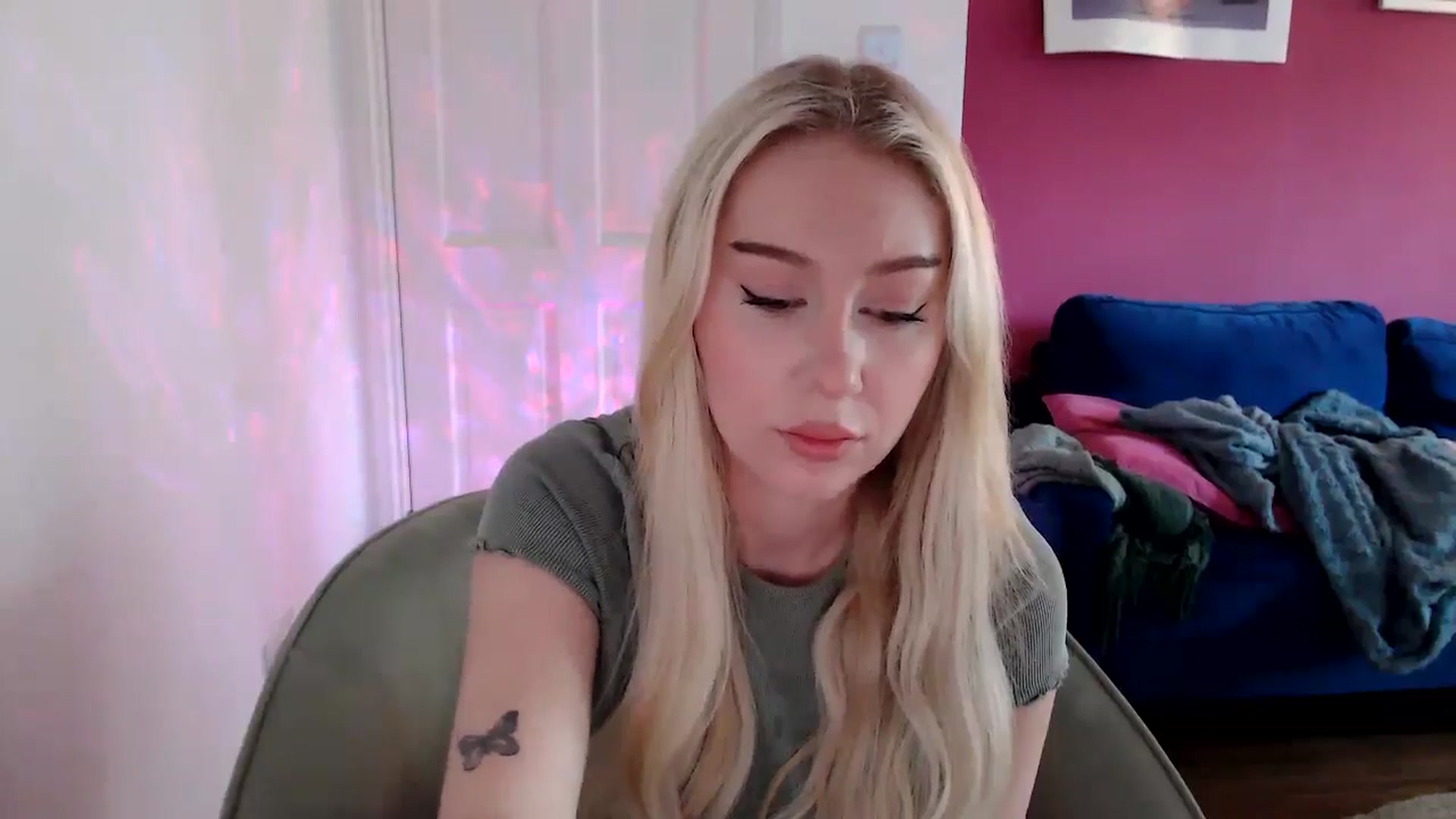 Gallery image thumbnail from PetiteAvax's myfreecams stream on, 09/20/2024, 10:36 image 9 of 20