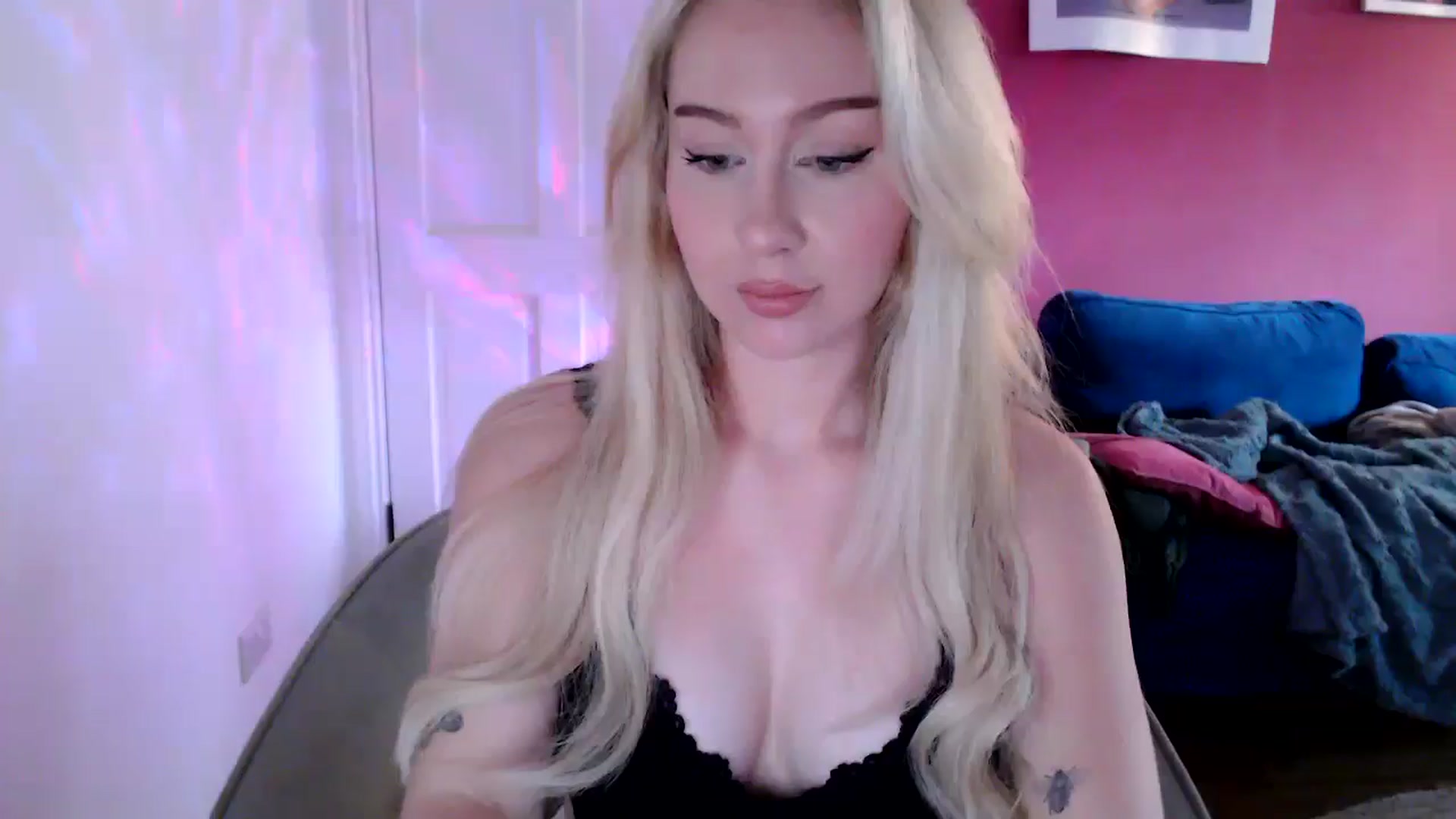 Gallery image thumbnail from PetiteAvax's myfreecams stream on, 09/20/2024, 18:21 image 3 of 20