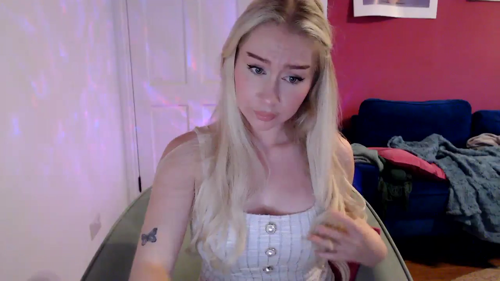 Gallery image thumbnail from PetiteAvax's myfreecams stream on, 09/20/2024, 18:21 image 12 of 20