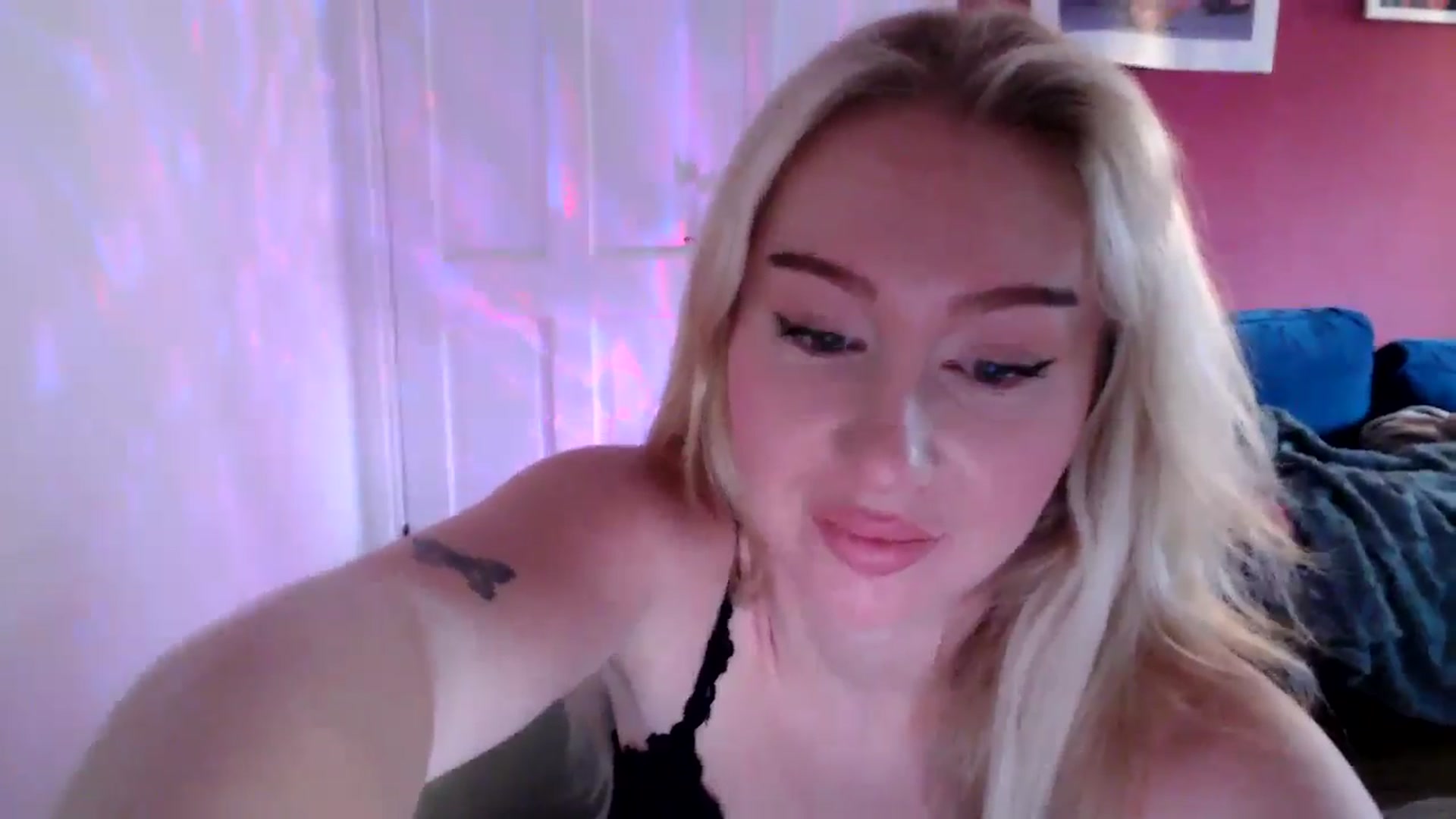 Gallery image thumbnail from PetiteAvax's myfreecams stream on, 09/20/2024, 18:21 image 4 of 20