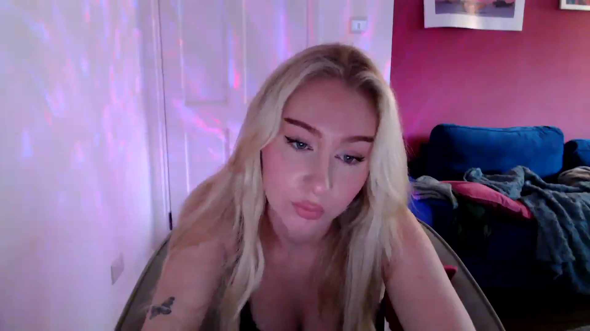 Gallery image thumbnail from PetiteAvax's myfreecams stream on, 09/20/2024, 18:21 image 5 of 20