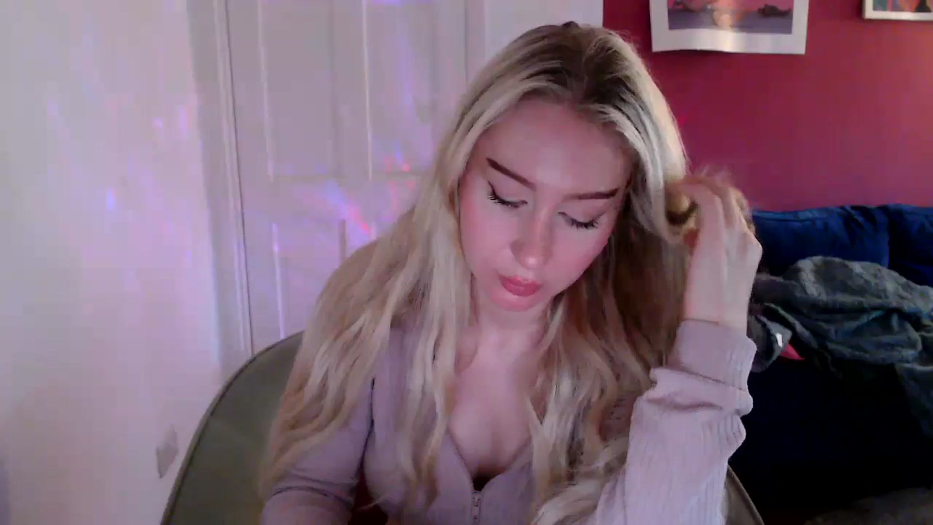 Gallery image thumbnail from PetiteAvax's myfreecams stream on, 09/23/2024, 09:24 image 5 of 20