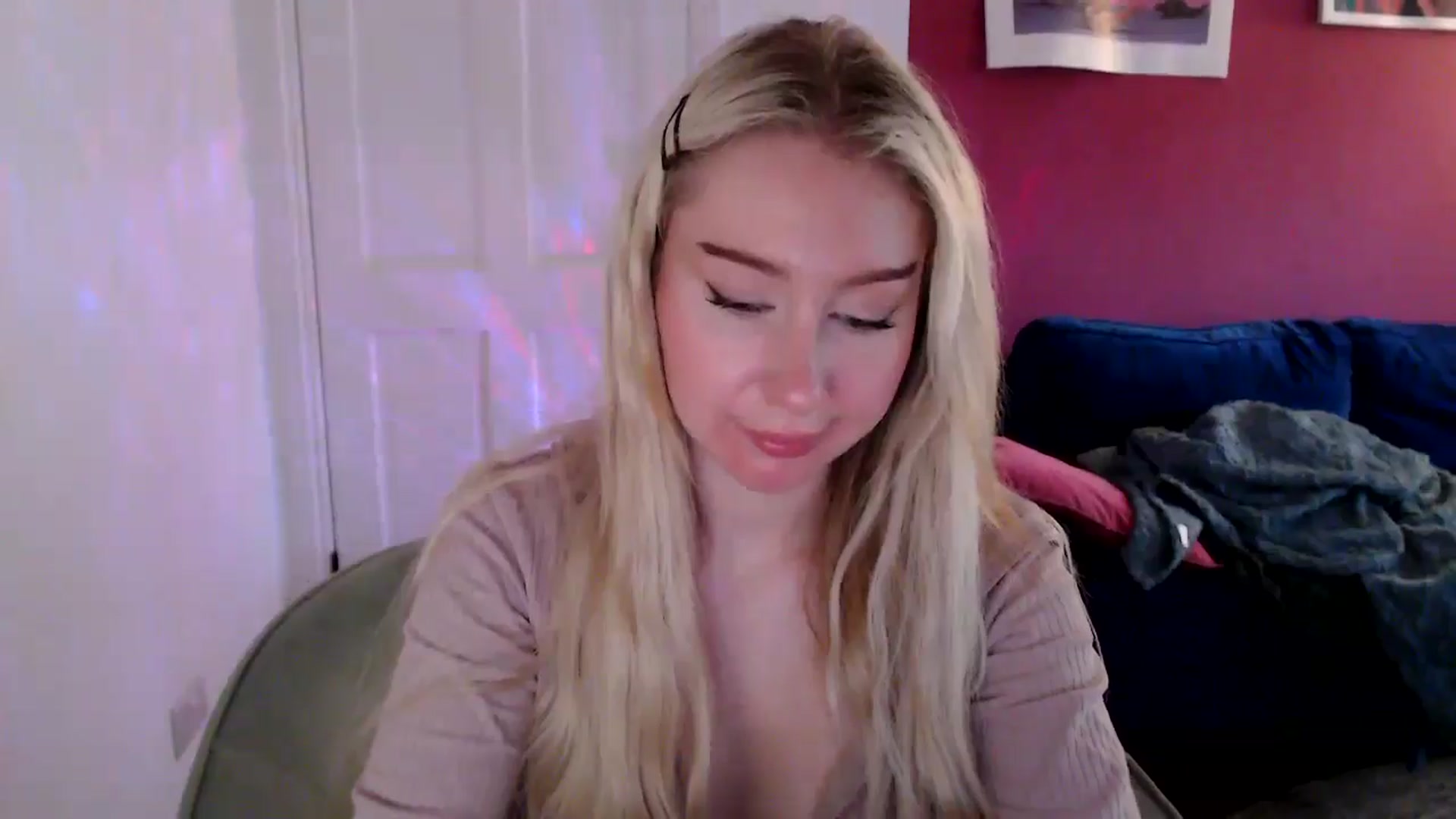 Gallery image thumbnail from PetiteAvax's myfreecams stream on, 09/23/2024, 09:24 image 13 of 20