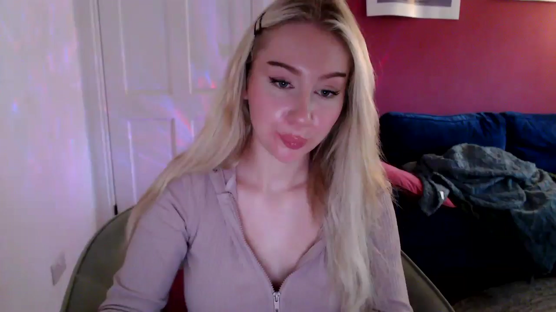 Gallery image thumbnail from PetiteAvax's myfreecams stream on, 09/23/2024, 09:24 image 8 of 20