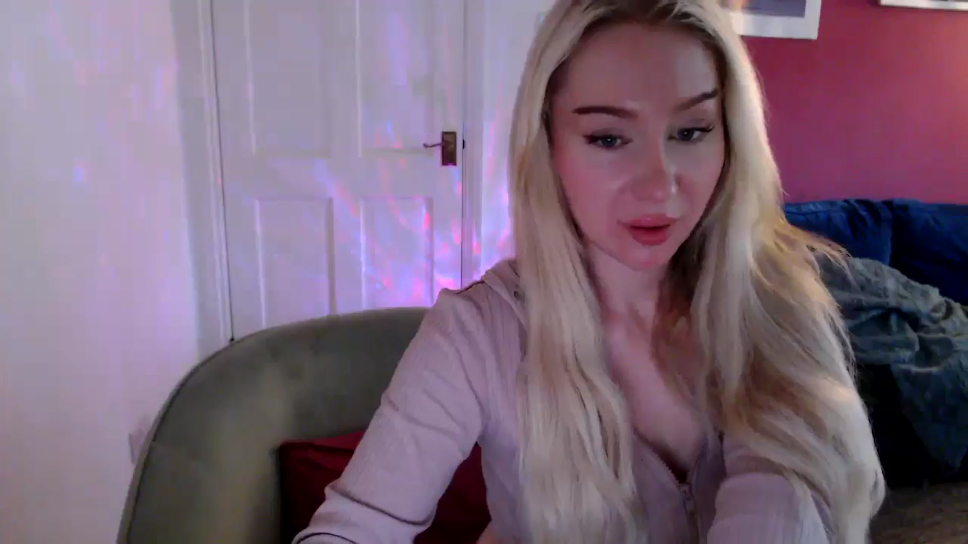 Gallery image thumbnail from PetiteAvax's myfreecams stream on, 09/23/2024, 09:24 image 17 of 20