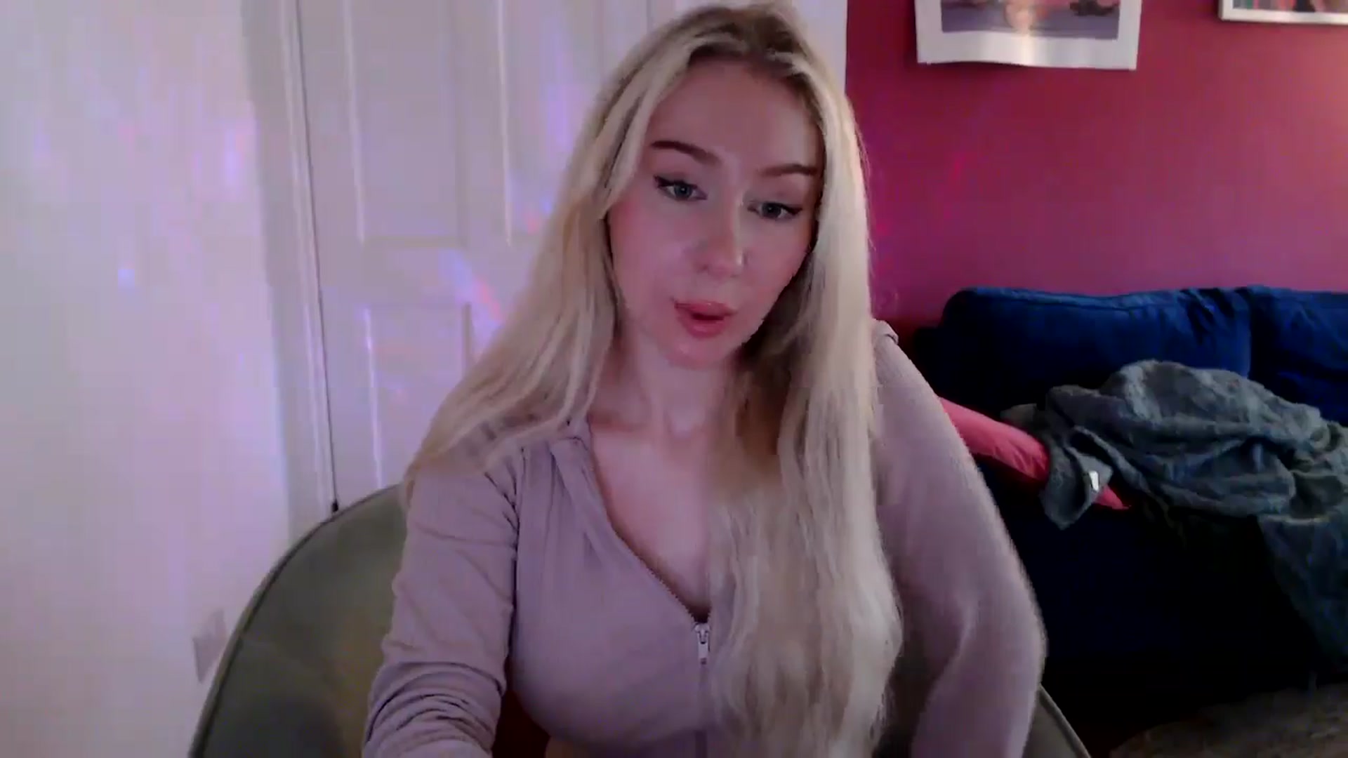 Gallery image thumbnail from PetiteAvax's myfreecams stream on, 09/23/2024, 09:24 image 6 of 20