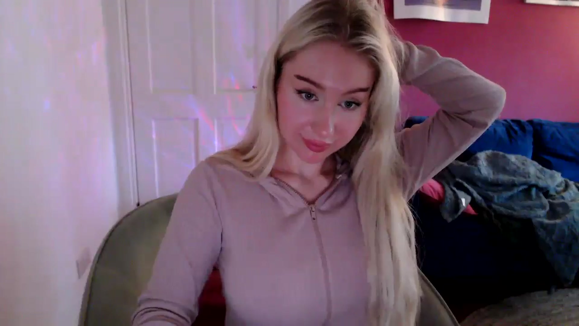 Gallery image thumbnail from PetiteAvax's myfreecams stream on, 09/23/2024, 09:24 image 20 of 20