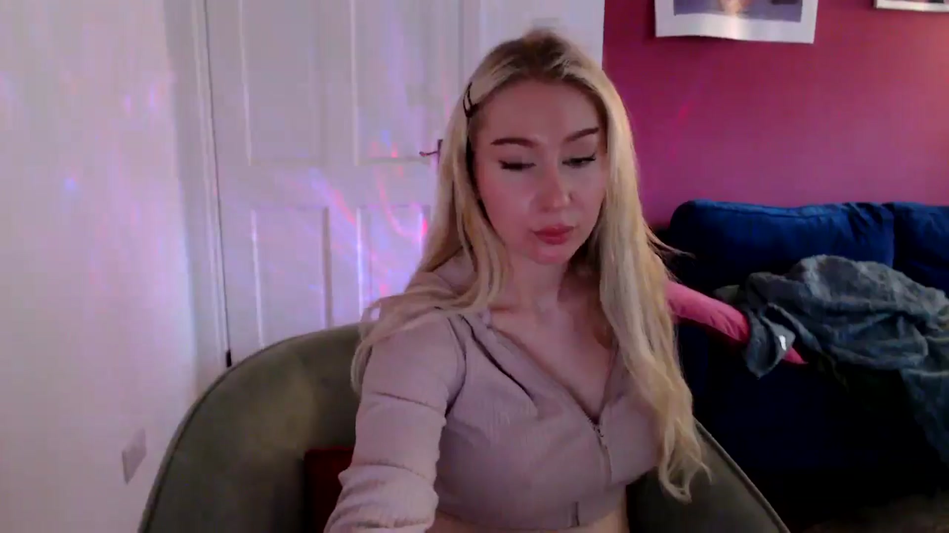 Gallery image thumbnail from PetiteAvax's myfreecams stream on, 09/23/2024, 09:24 image 10 of 20