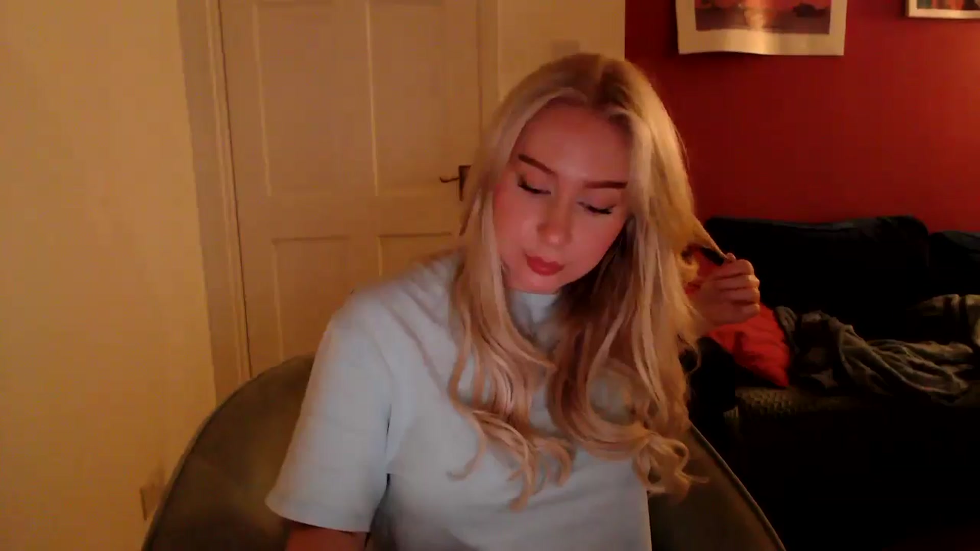 Gallery image thumbnail from PetiteAvax's myfreecams stream on, 09/24/2024, 18:25 image 7 of 20