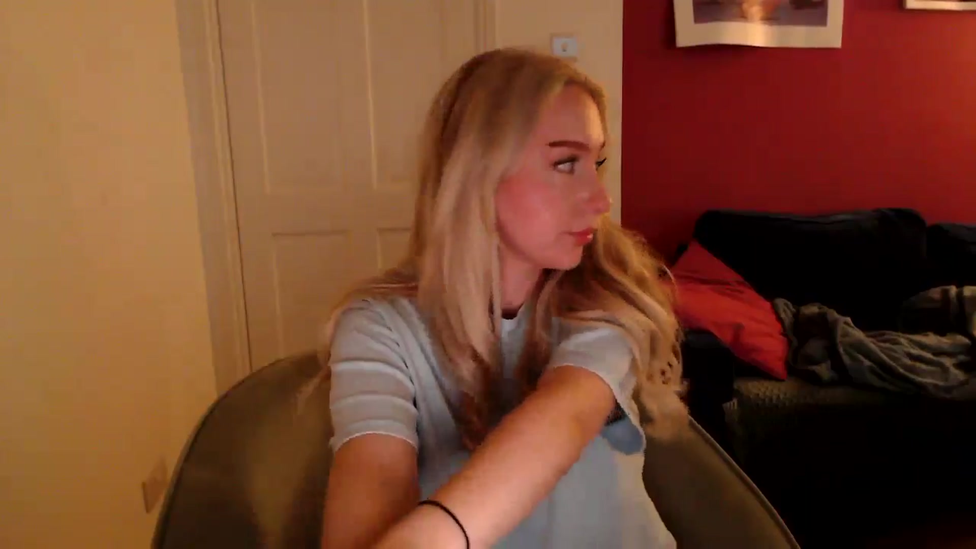 Gallery image thumbnail from PetiteAvax's myfreecams stream on, 09/24/2024, 18:25 image 12 of 20