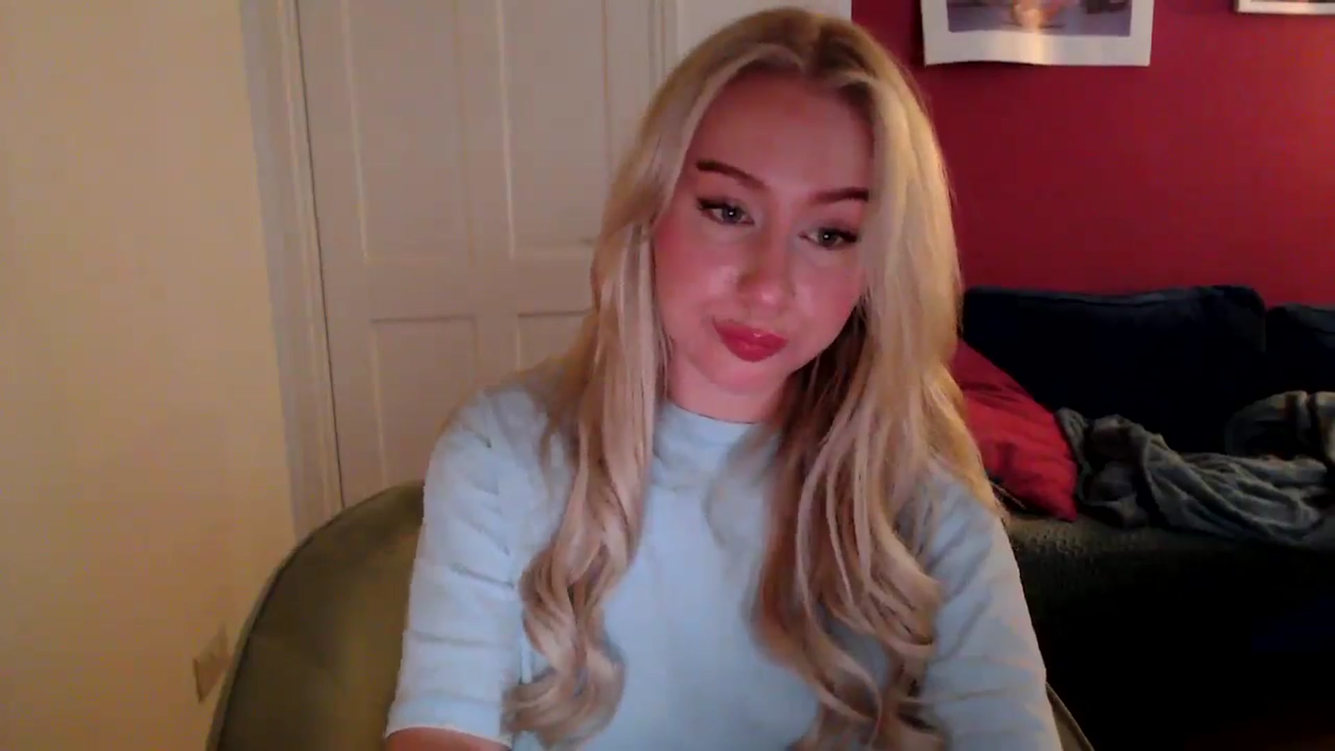 Gallery image thumbnail from PetiteAvax's myfreecams stream on, 09/24/2024, 18:25 image 10 of 20
