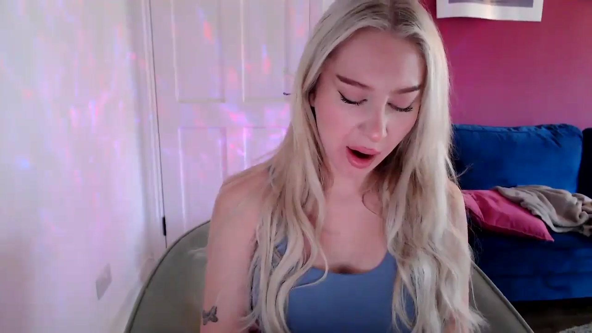 Gallery image thumbnail from PetiteAvax's myfreecams stream on, 09/25/2024, 09:47 image 18 of 20