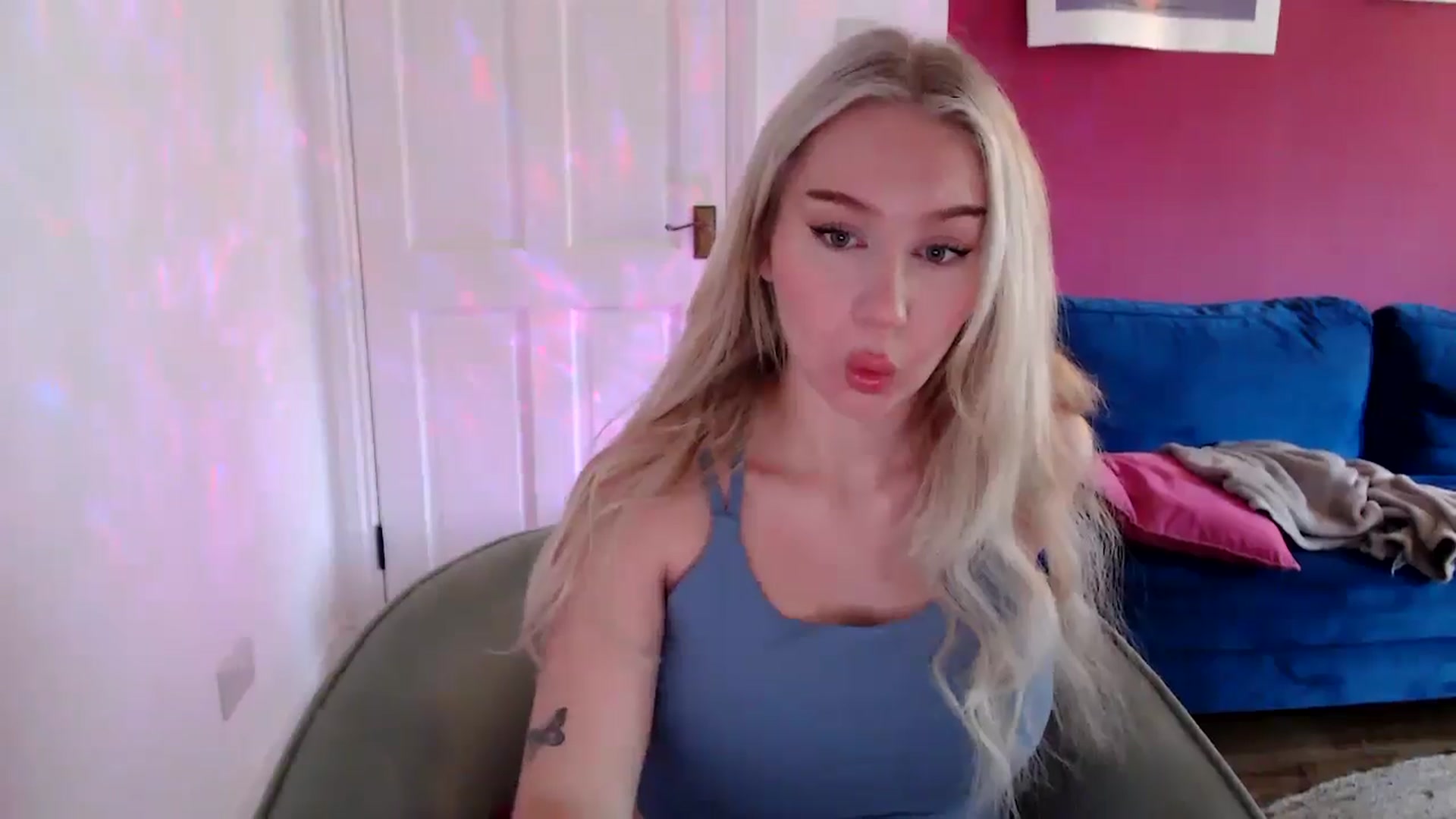 Gallery image thumbnail from PetiteAvax's myfreecams stream on, 09/25/2024, 09:47 image 4 of 20