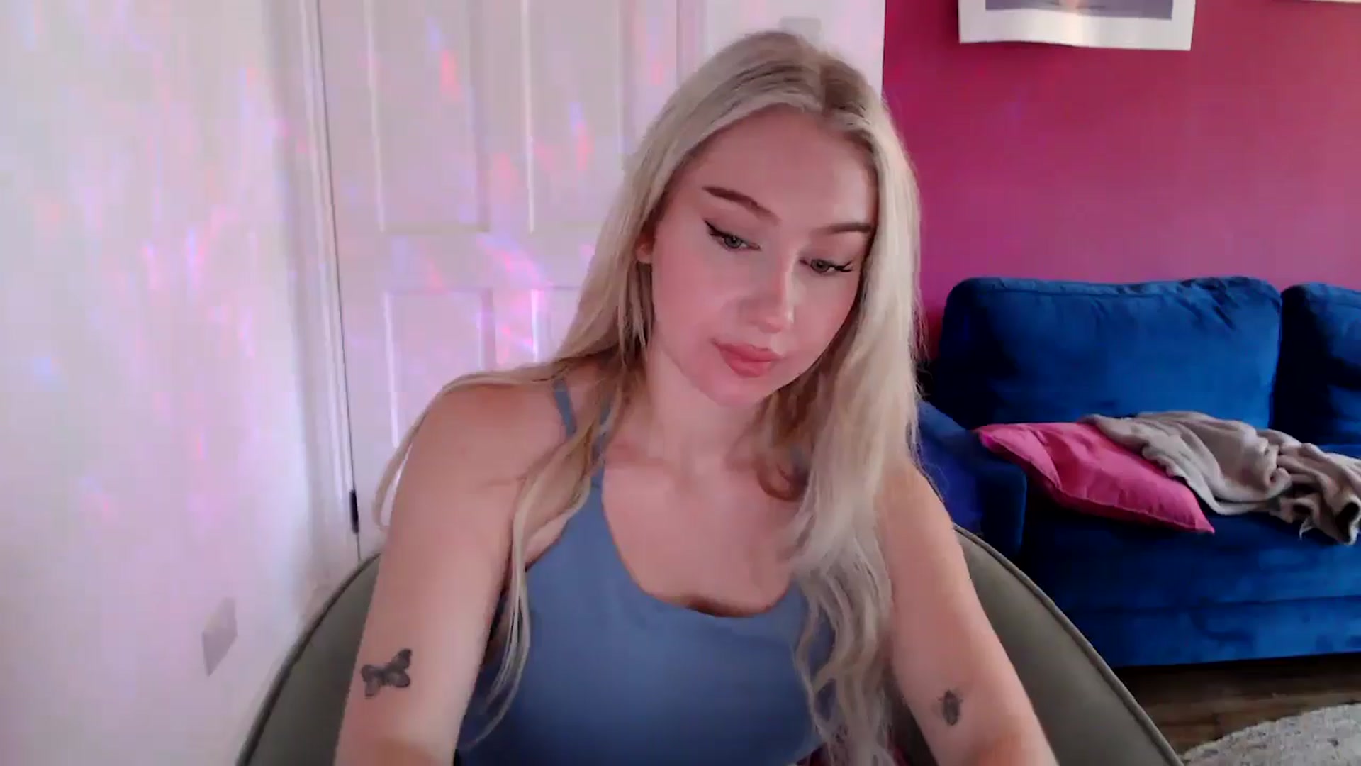 Gallery image thumbnail from PetiteAvax's myfreecams stream on, 09/25/2024, 09:47 image 5 of 20