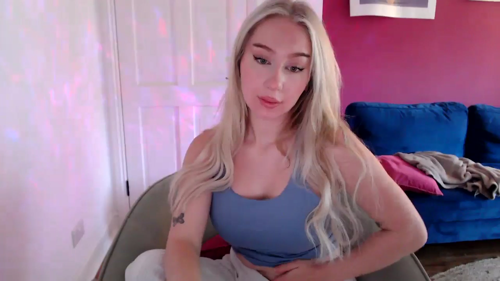 Gallery image thumbnail from PetiteAvax's myfreecams stream on, 09/25/2024, 09:47 image 9 of 20
