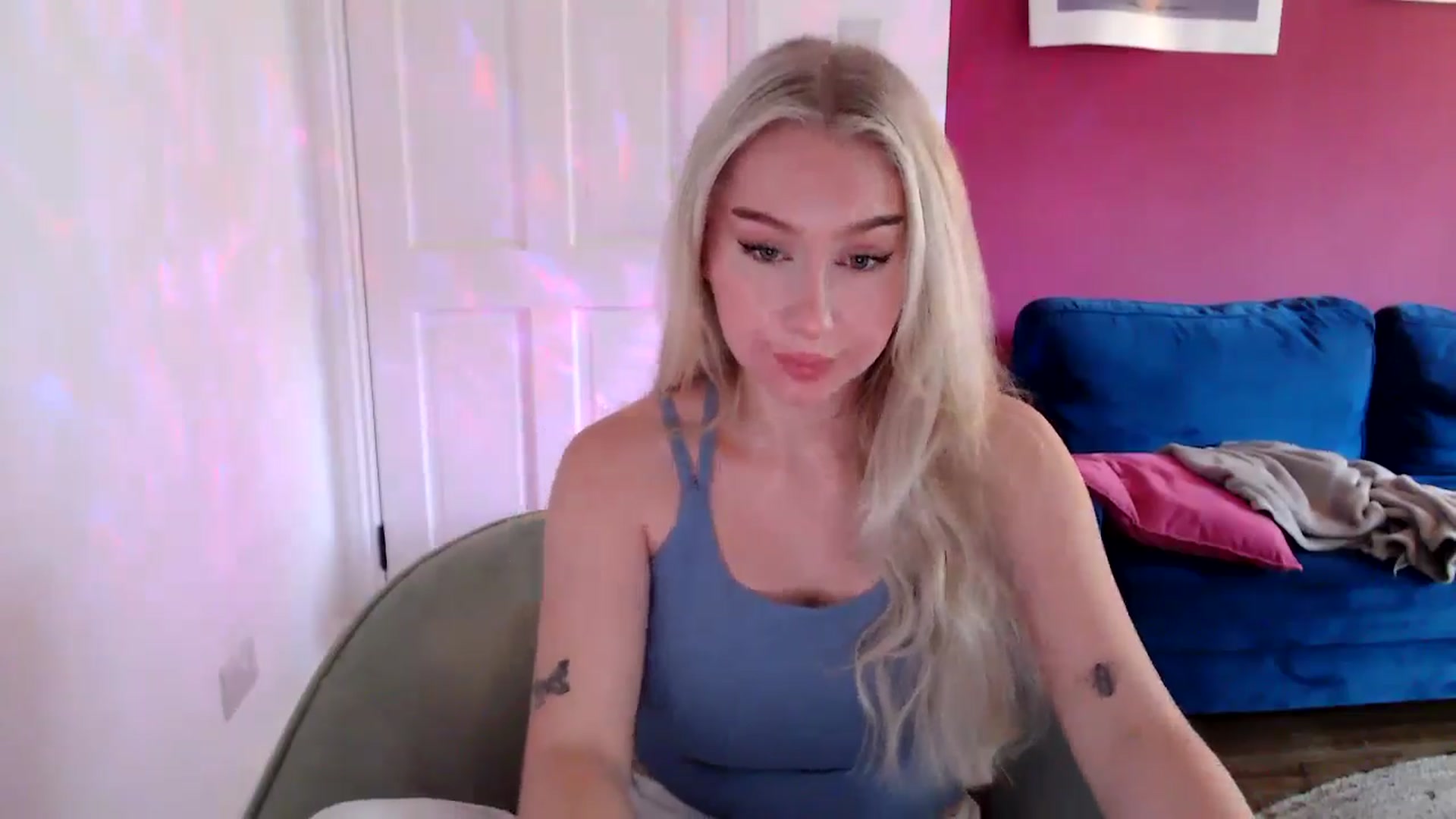 Gallery image thumbnail from PetiteAvax's myfreecams stream on, 09/25/2024, 09:47 image 2 of 20