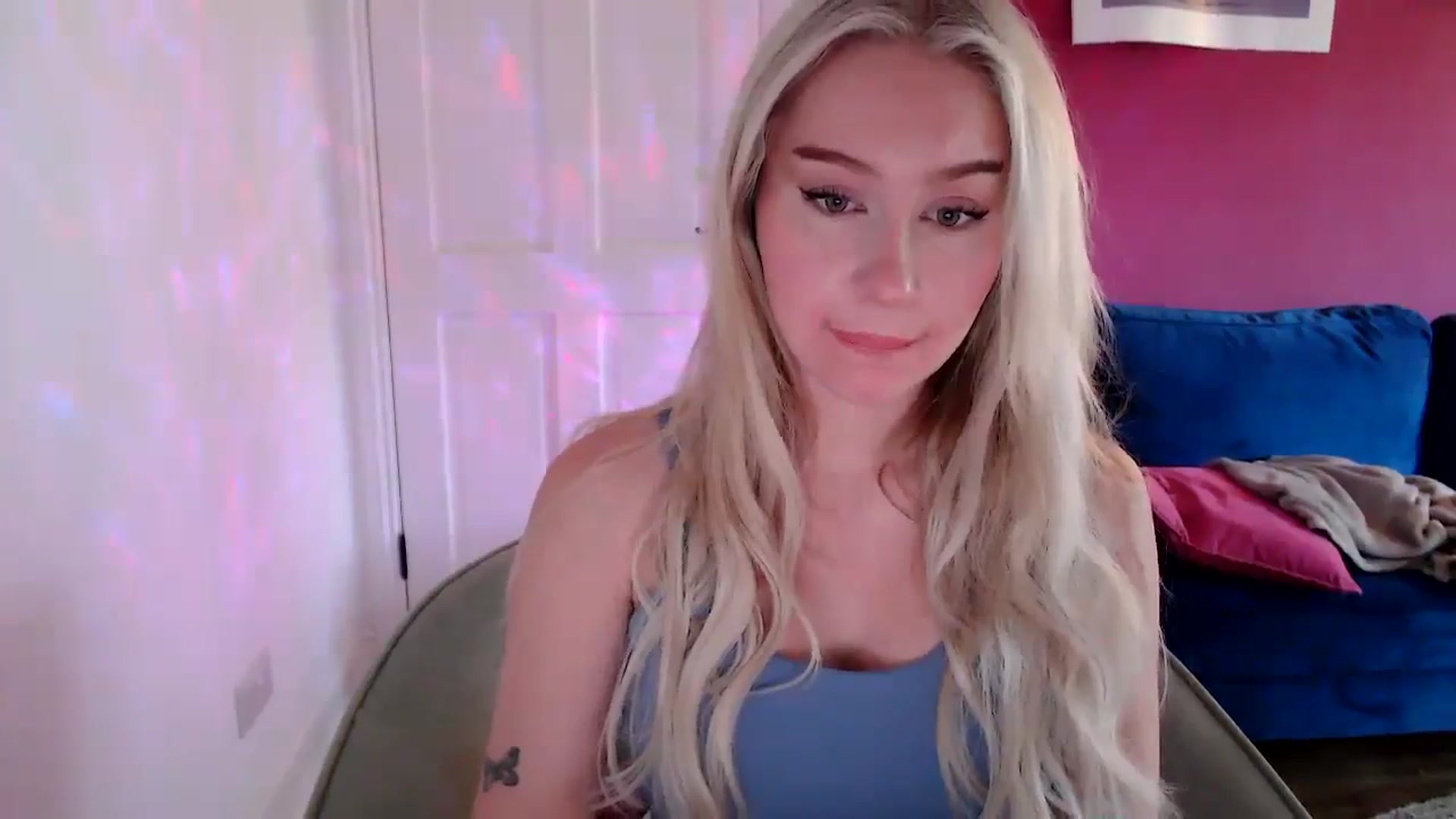 Gallery image thumbnail from PetiteAvax's myfreecams stream on, 09/25/2024, 09:47 image 20 of 20