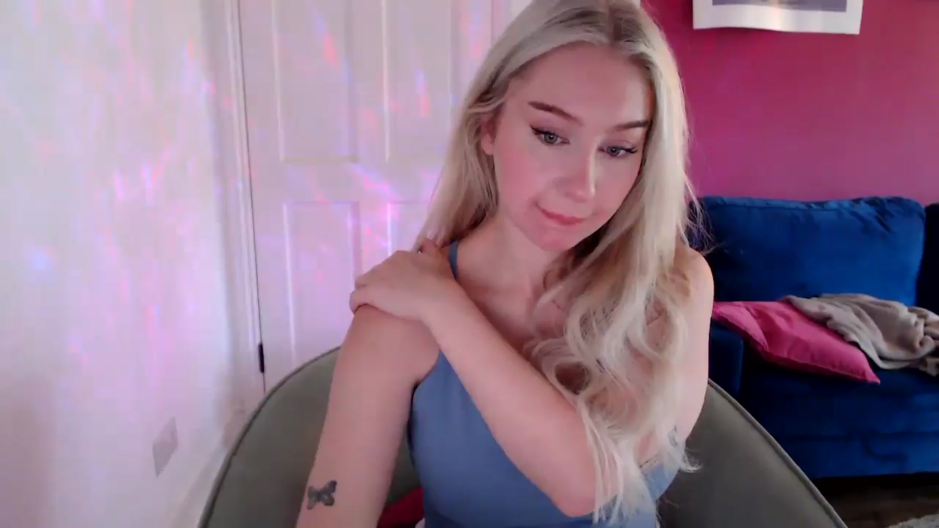 Gallery image thumbnail from PetiteAvax's myfreecams stream on, 09/25/2024, 09:47 image 17 of 20