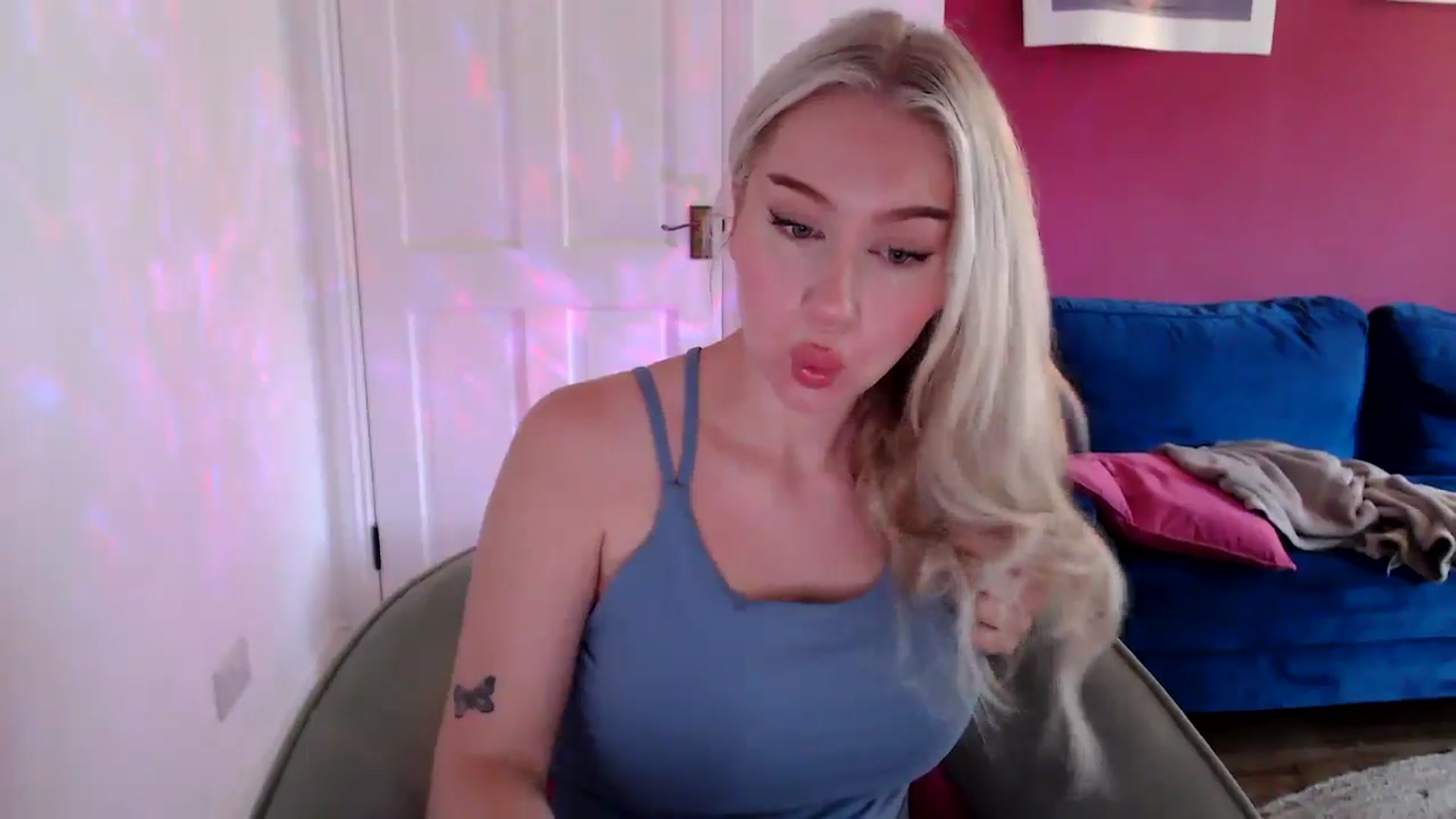 Gallery image thumbnail from PetiteAvax's myfreecams stream on, 09/25/2024, 09:47 image 7 of 20