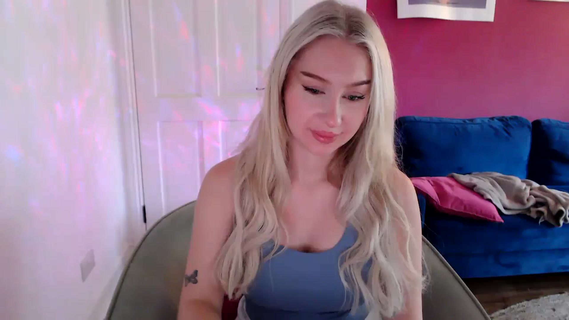 Gallery image thumbnail from PetiteAvax's myfreecams stream on, 09/25/2024, 09:47 image 11 of 20