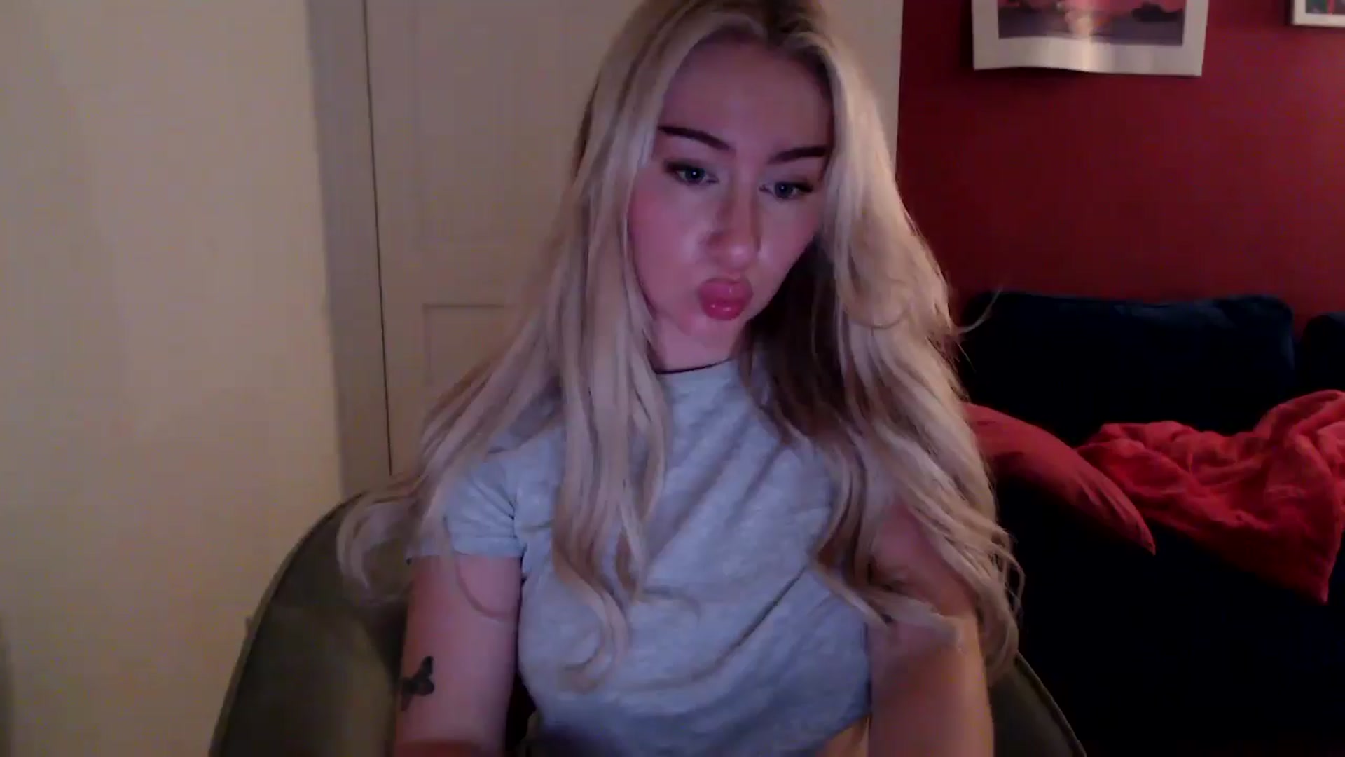 Gallery image thumbnail from PetiteAvax's myfreecams stream on, 09/25/2024, 19:13 image 15 of 20