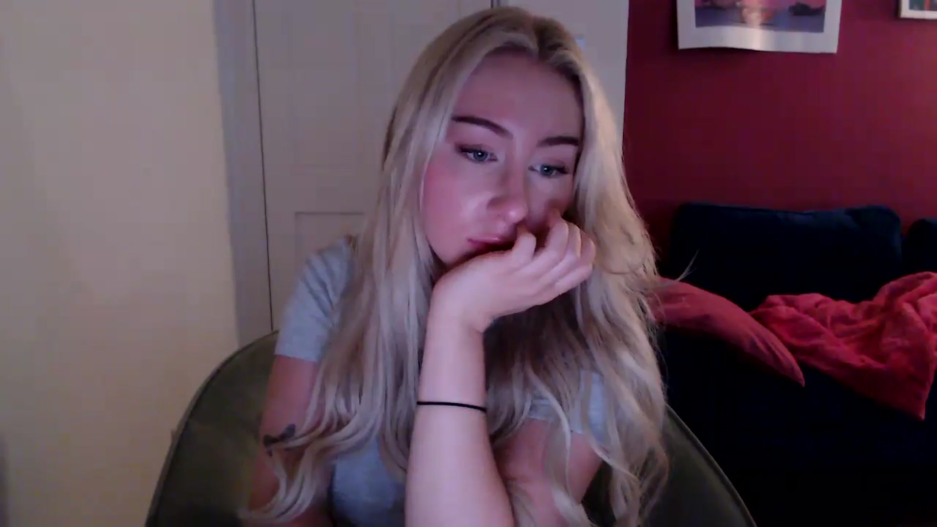 Gallery image thumbnail from PetiteAvax's myfreecams stream on, 09/25/2024, 19:13 image 16 of 20