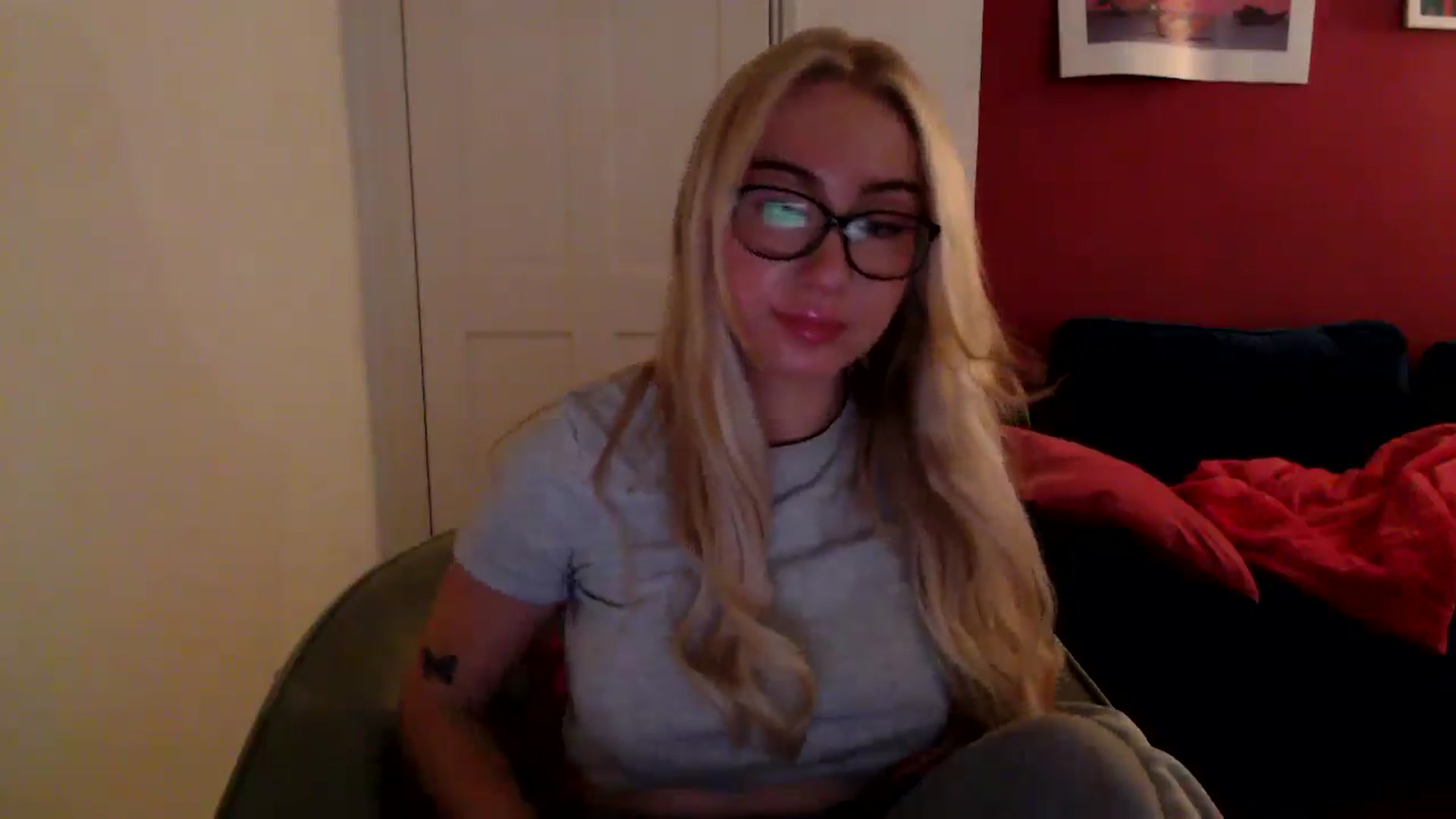 Gallery image thumbnail from PetiteAvax's myfreecams stream on, 09/25/2024, 19:13 image 2 of 20