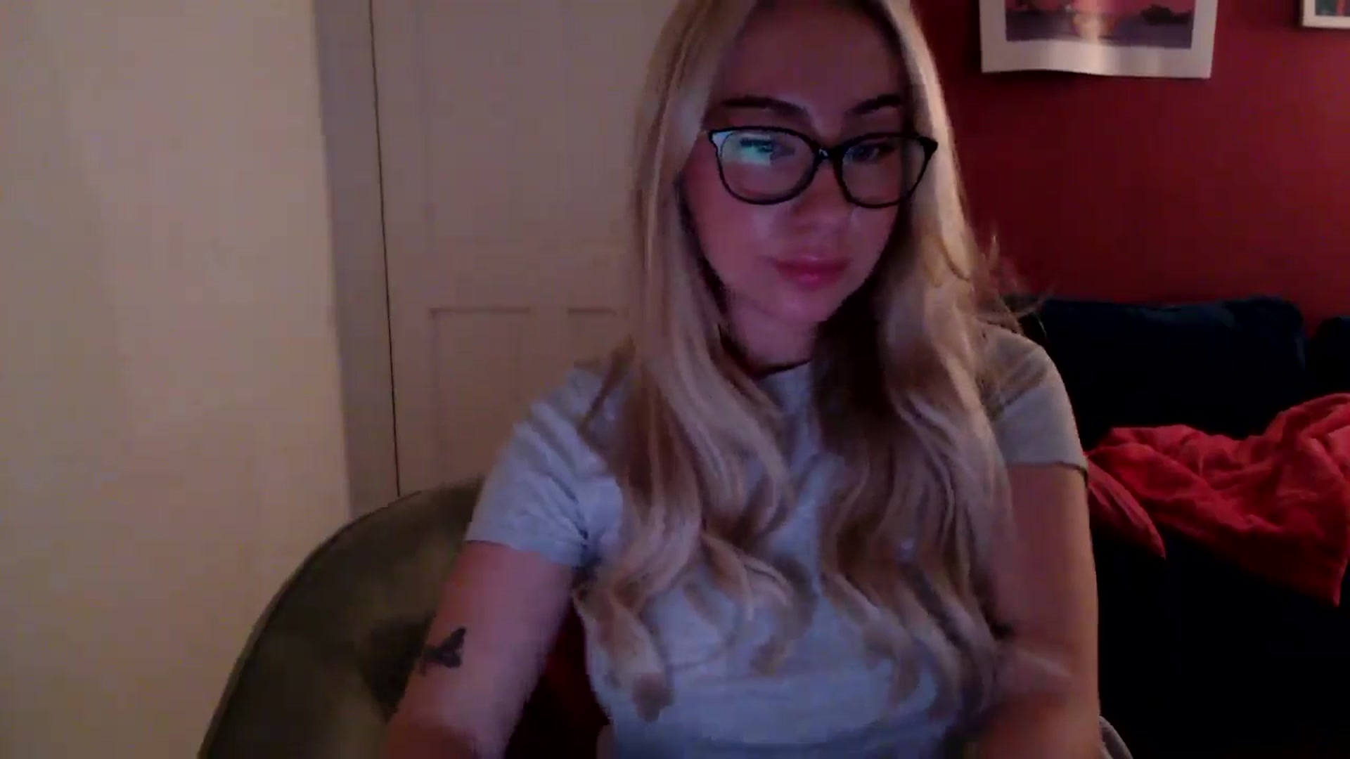 Gallery image thumbnail from PetiteAvax's myfreecams stream on, 09/25/2024, 19:13 image 4 of 20