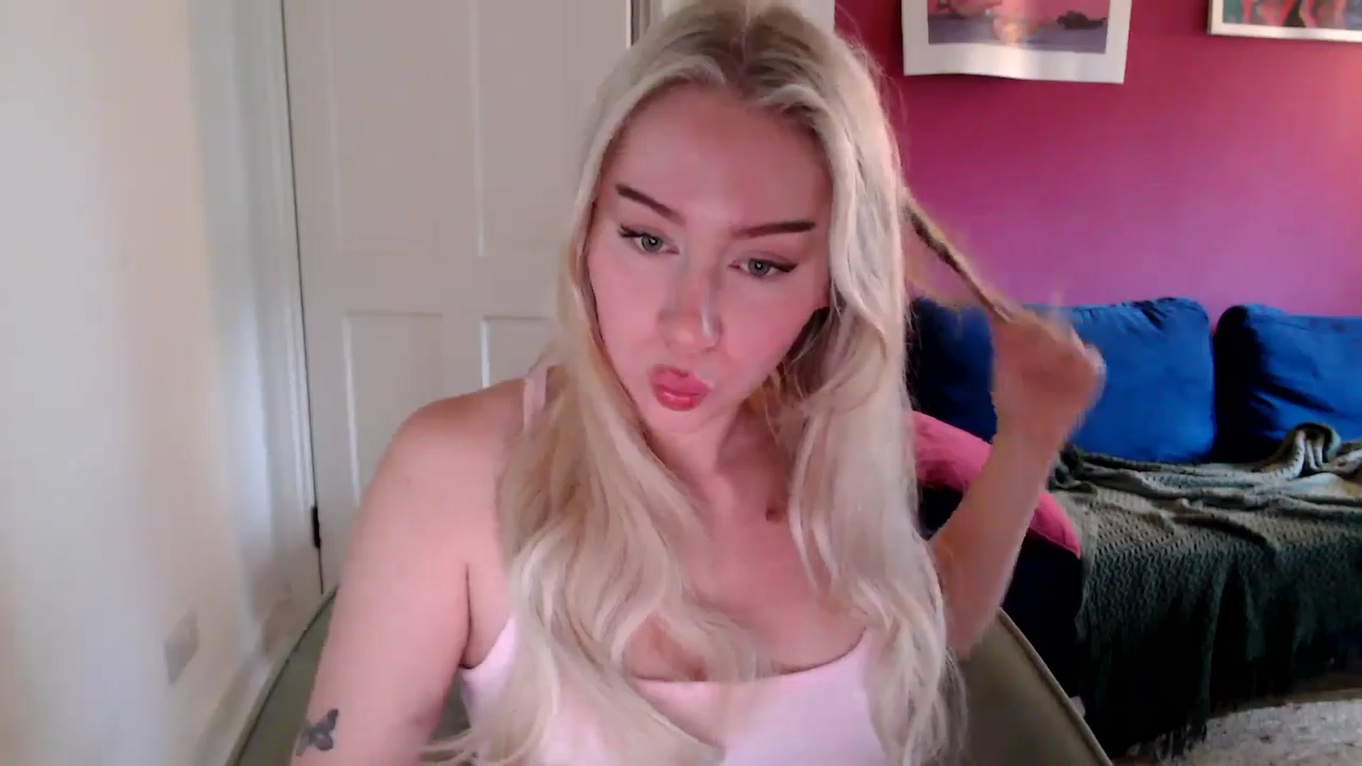 Gallery image thumbnail from PetiteAvax's myfreecams stream on, 09/26/2024, 09:26 image 7 of 20