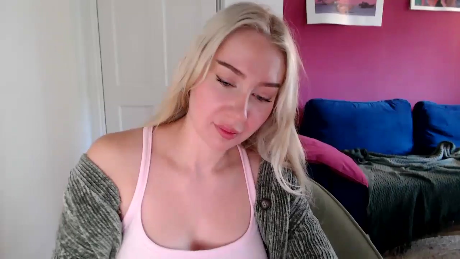 Gallery image thumbnail from PetiteAvax's myfreecams stream on, 09/26/2024, 09:26 image 18 of 20