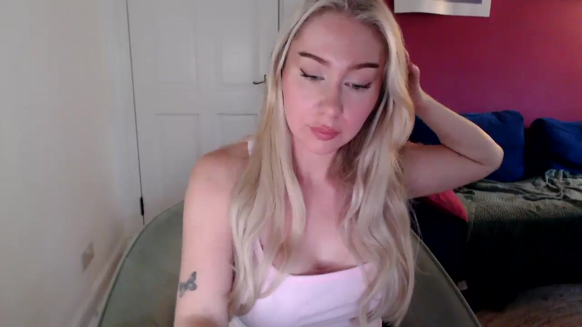Gallery image thumbnail from PetiteAvax's myfreecams stream on, 09/26/2024, 12:20 image 12 of 20