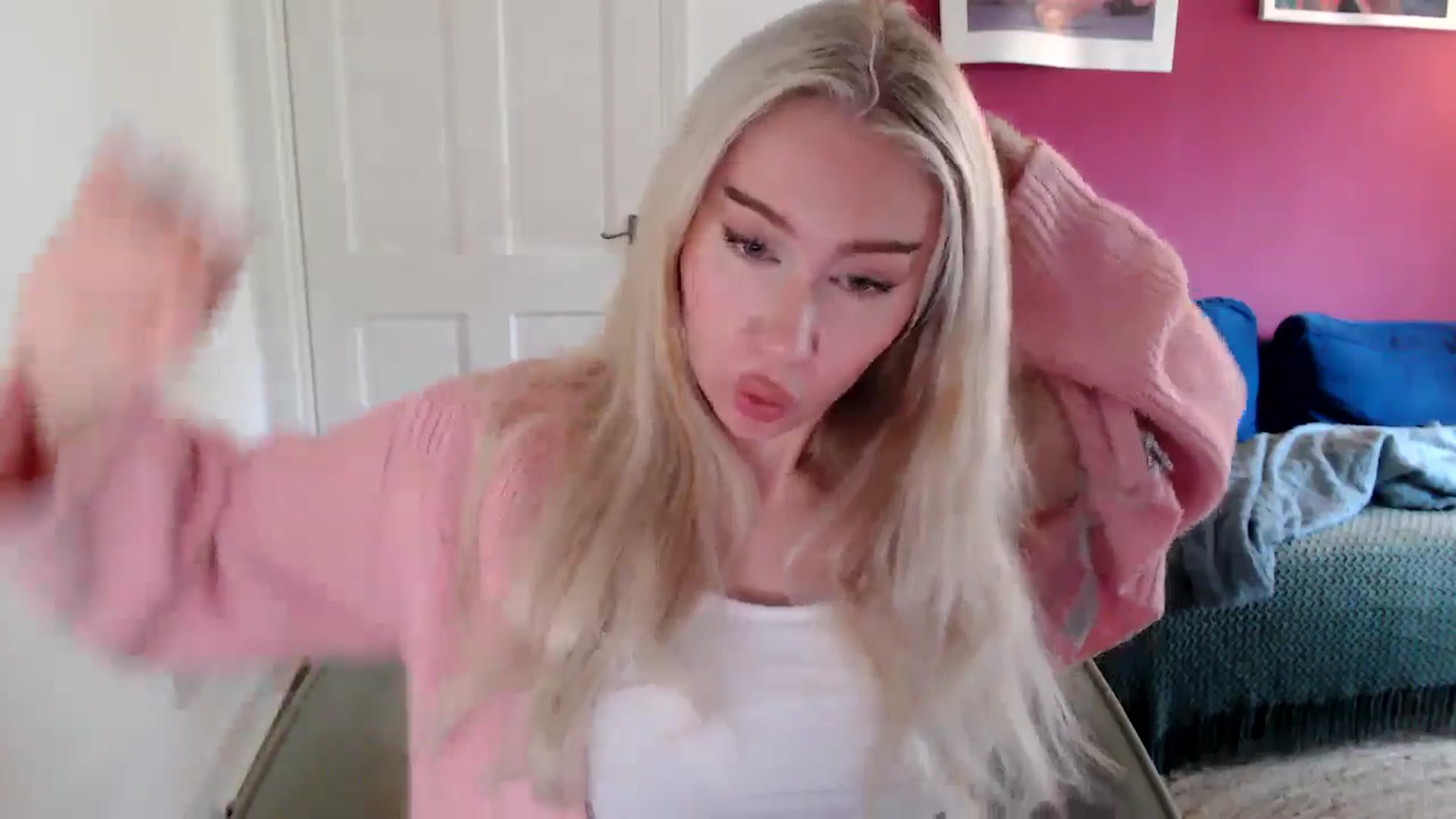 Gallery image thumbnail from PetiteAvax's myfreecams stream on, 09/27/2024, 11:05 image 19 of 20