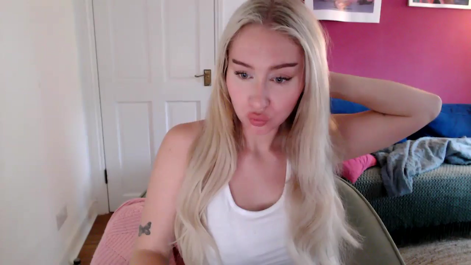 Gallery image thumbnail from PetiteAvax's myfreecams stream on, 09/27/2024, 11:05 image 1 of 20