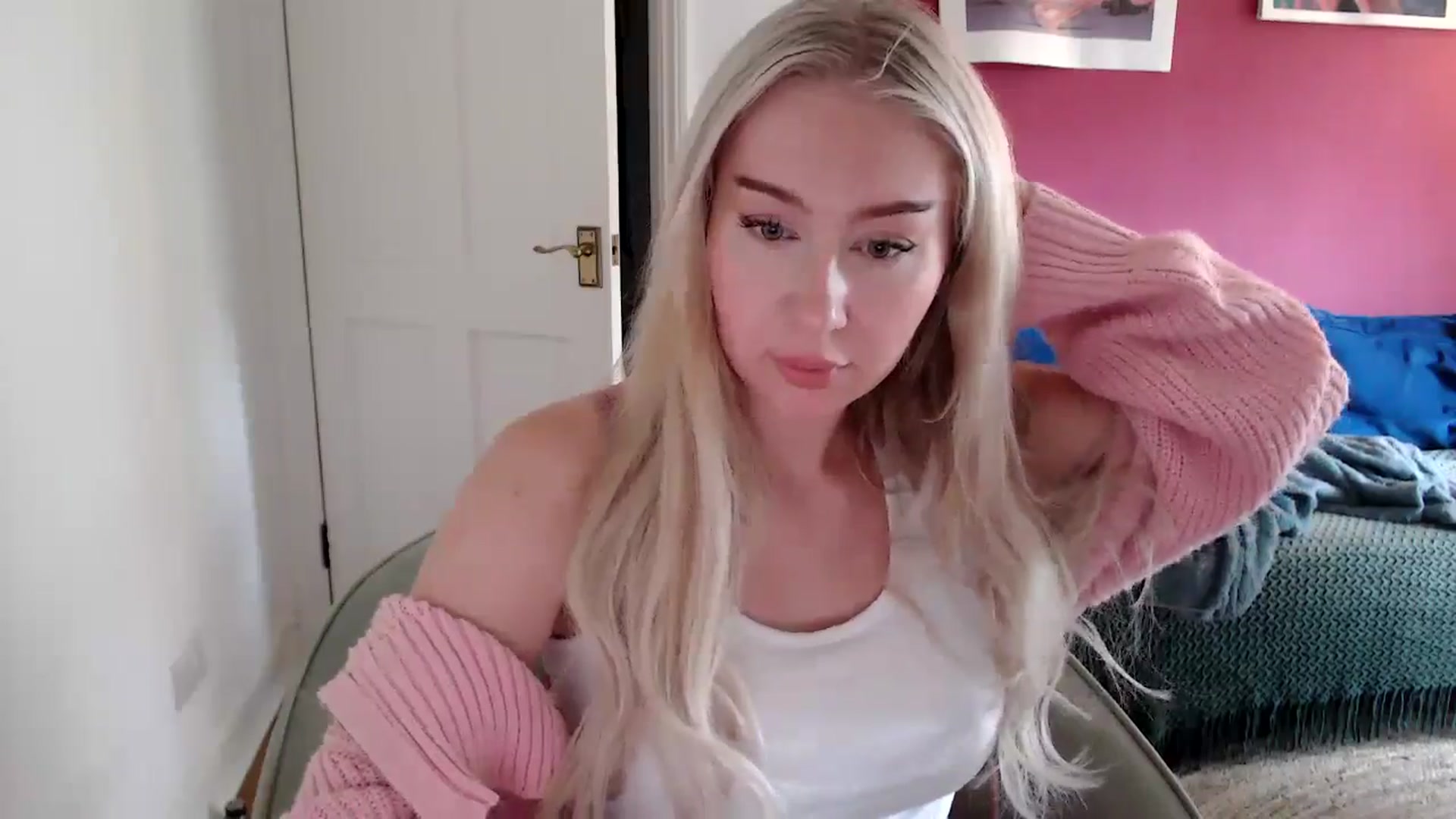 Gallery image thumbnail from PetiteAvax's myfreecams stream on, 09/27/2024, 12:48 image 2 of 20