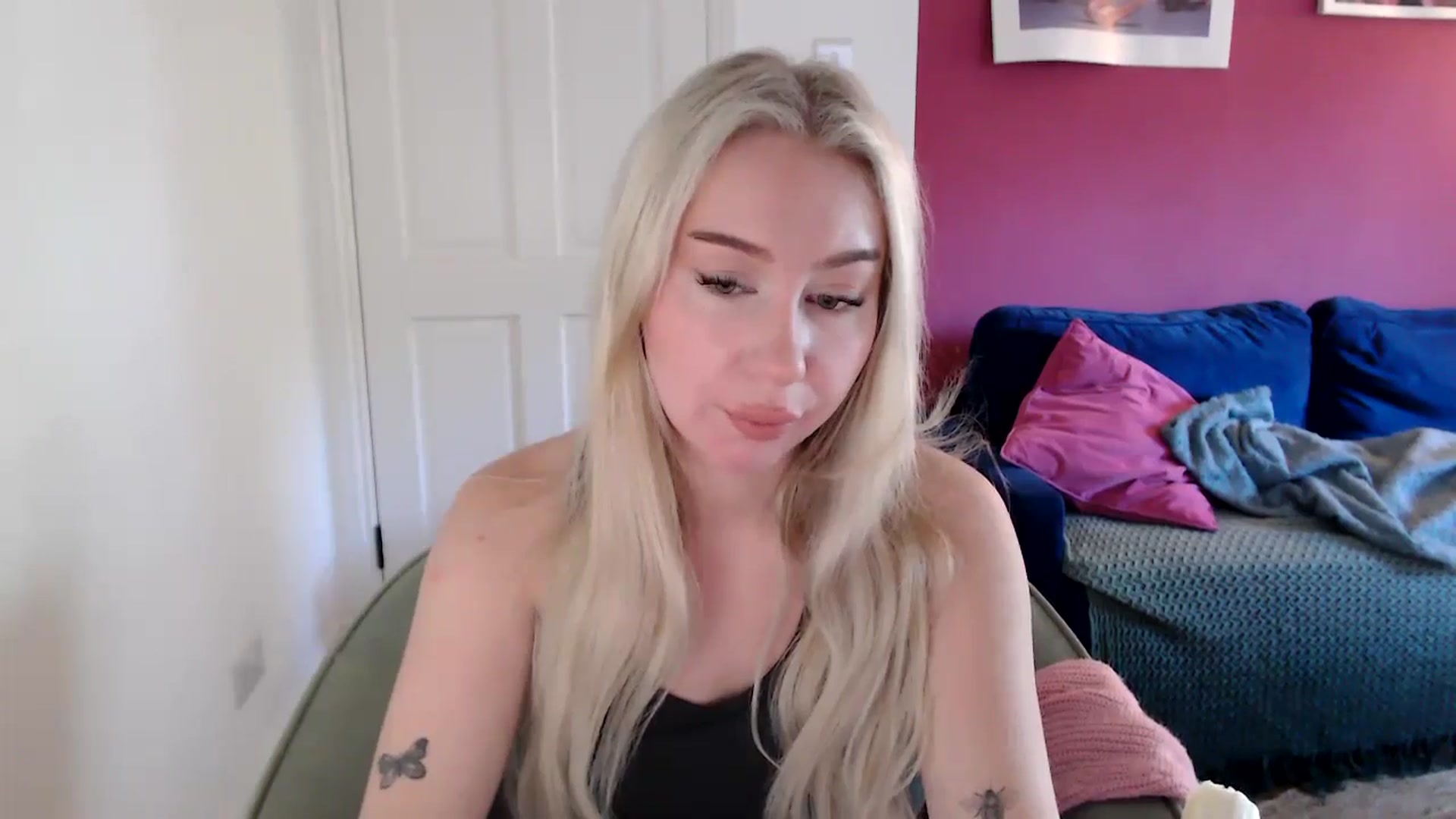 Gallery image thumbnail from PetiteAvax's myfreecams stream on, 09/28/2024, 09:26 image 16 of 20