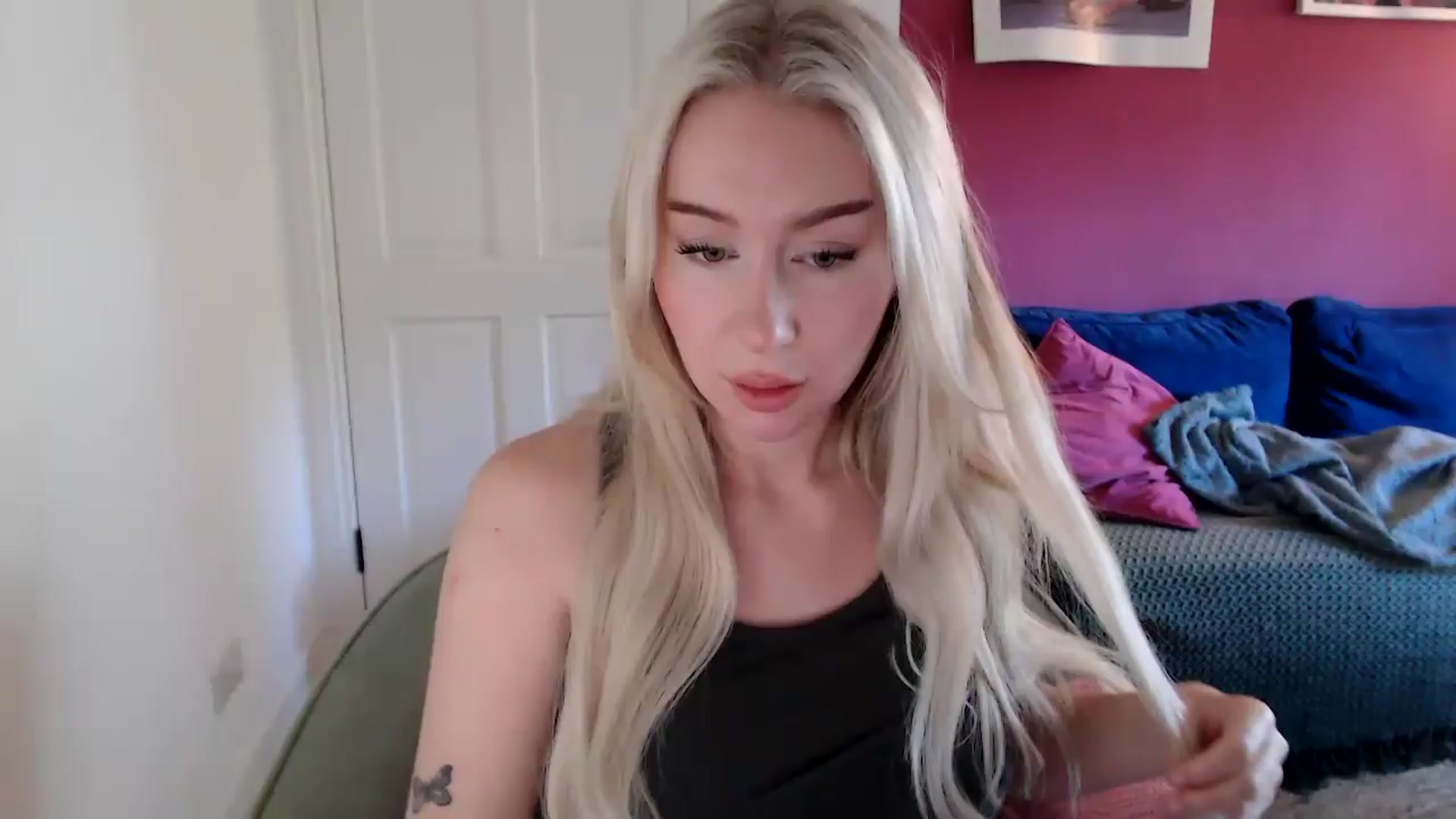 Gallery image thumbnail from PetiteAvax's myfreecams stream on, 09/28/2024, 09:26 image 19 of 20