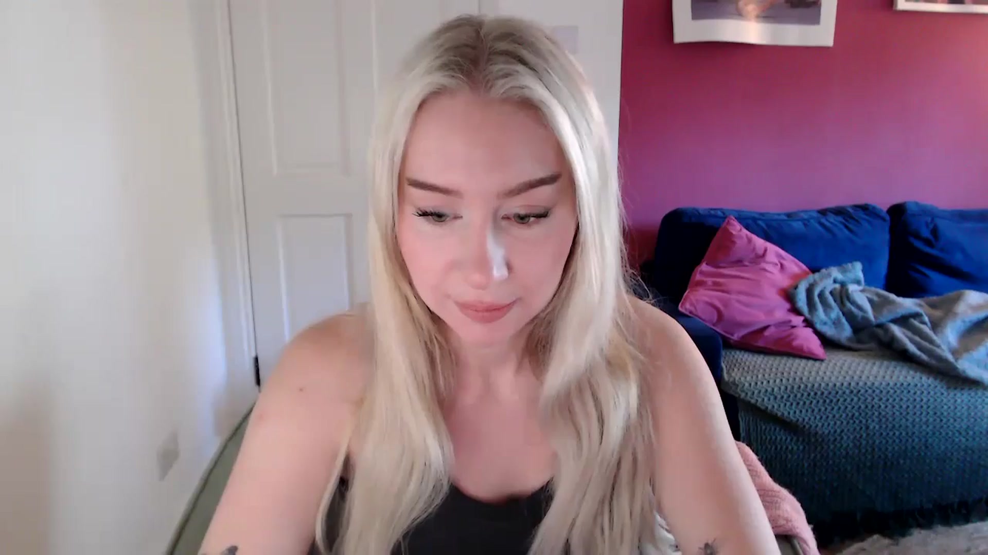 Gallery image thumbnail from PetiteAvax's myfreecams stream on, 09/28/2024, 09:26 image 14 of 20