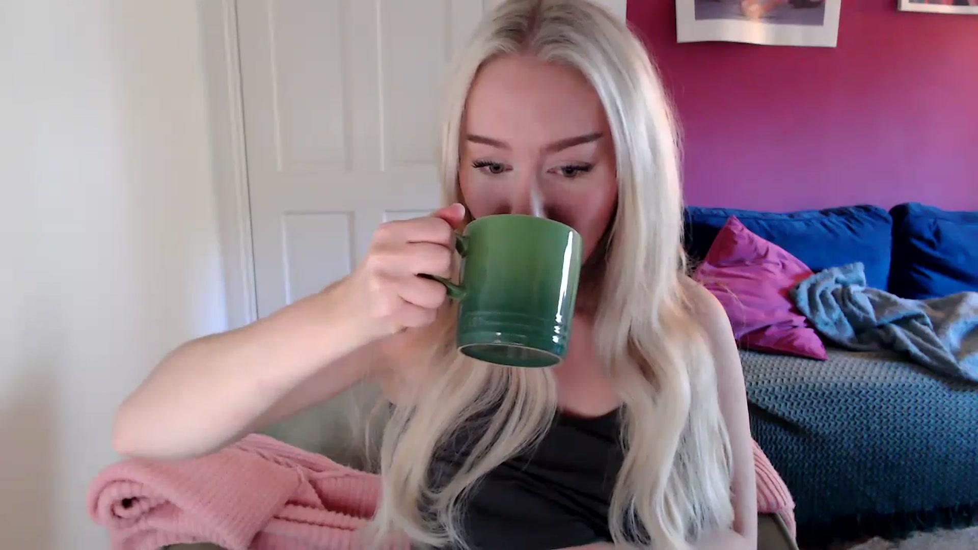 Gallery image thumbnail from PetiteAvax's myfreecams stream on, 09/28/2024, 09:26 image 2 of 20