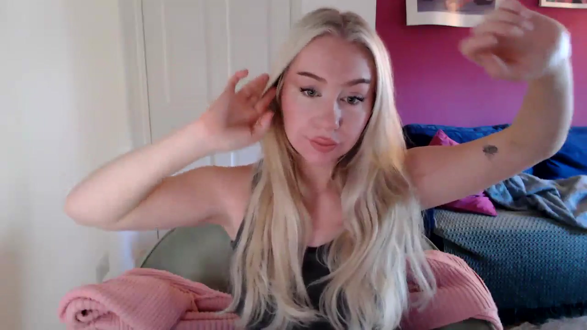 Gallery image thumbnail from PetiteAvax's myfreecams stream on, 09/28/2024, 09:26 image 4 of 20