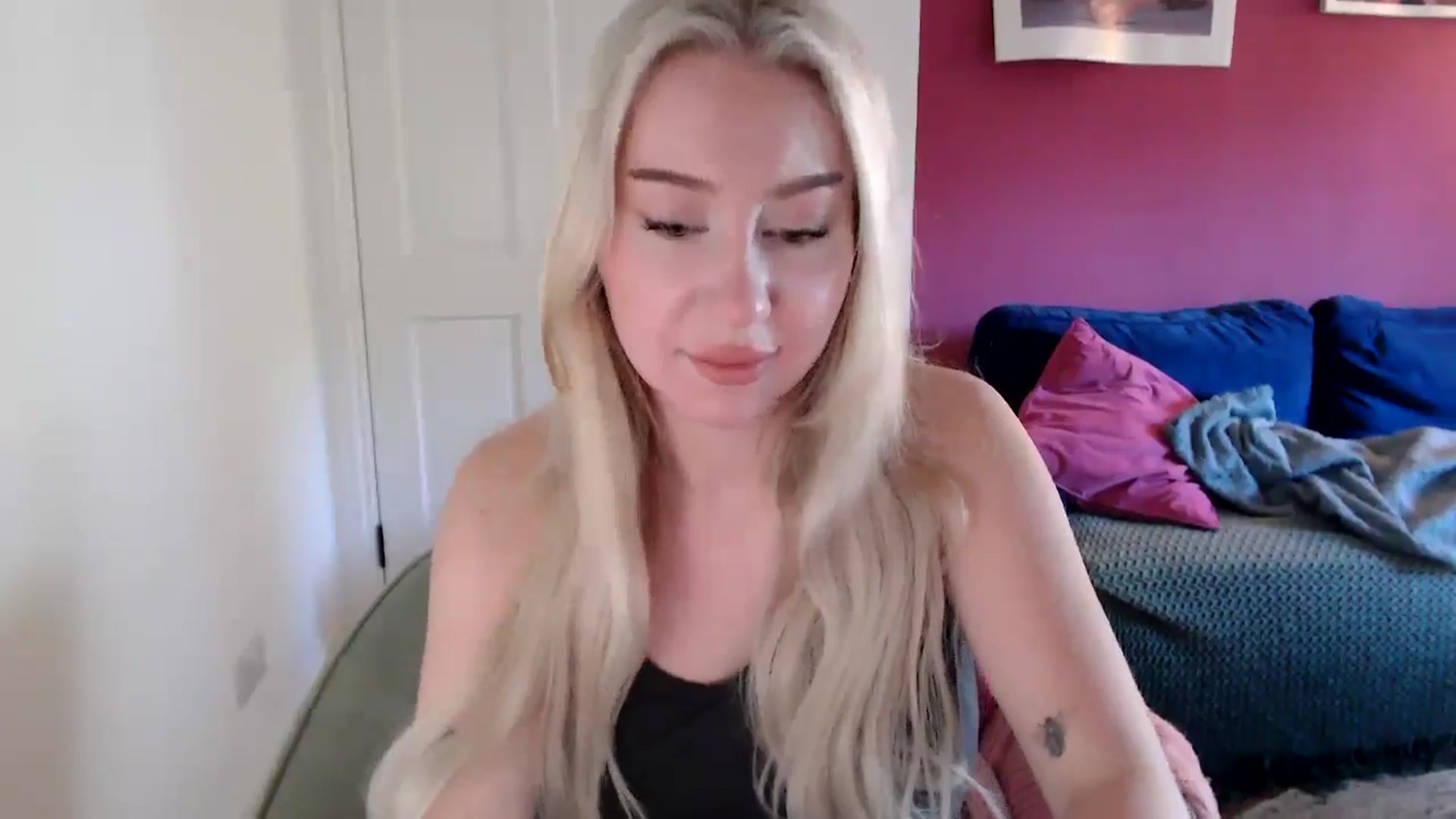 Gallery image thumbnail from PetiteAvax's myfreecams stream on, 09/28/2024, 09:26 image 17 of 20