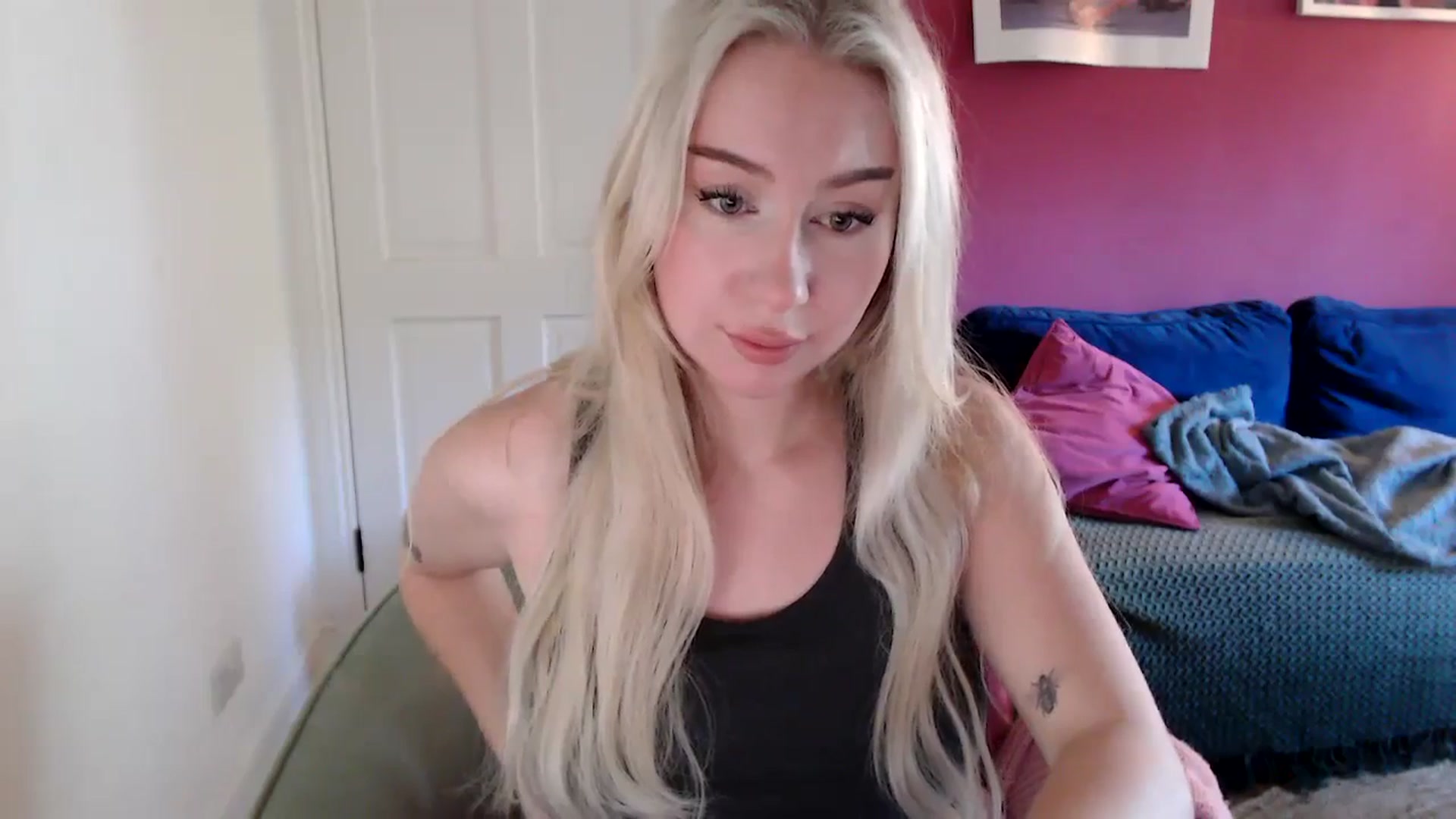 Gallery image thumbnail from PetiteAvax's myfreecams stream on, 09/28/2024, 09:26 image 18 of 20