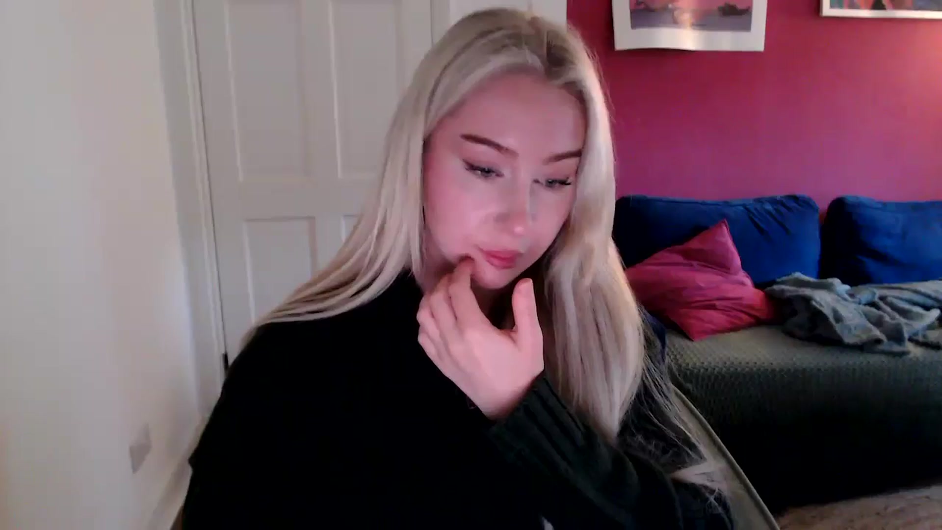 Gallery image thumbnail from PetiteAvax's myfreecams stream on, 09/29/2024, 16:20 image 10 of 20