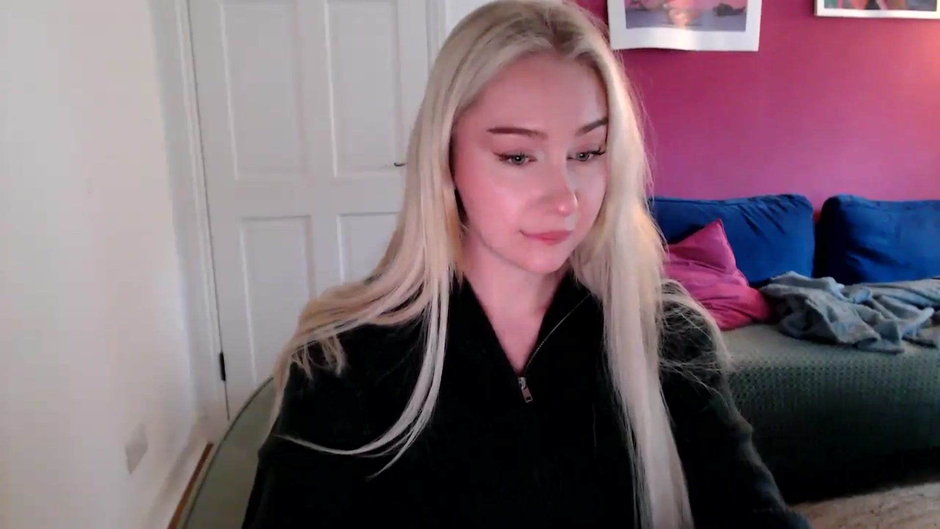 Gallery image thumbnail from PetiteAvax's myfreecams stream on, 09/29/2024, 16:20 image 7 of 20