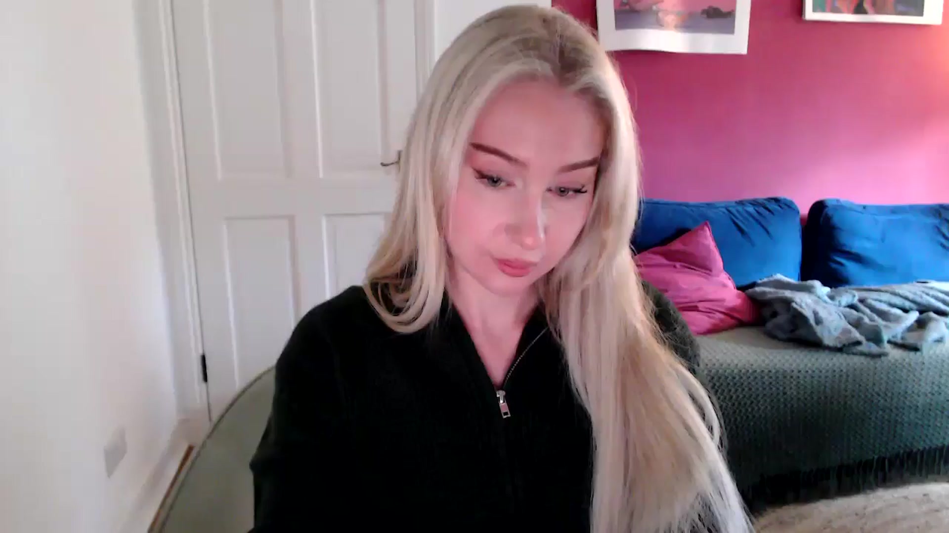 Gallery image thumbnail from PetiteAvax's myfreecams stream on, 09/29/2024, 16:20 image 4 of 20