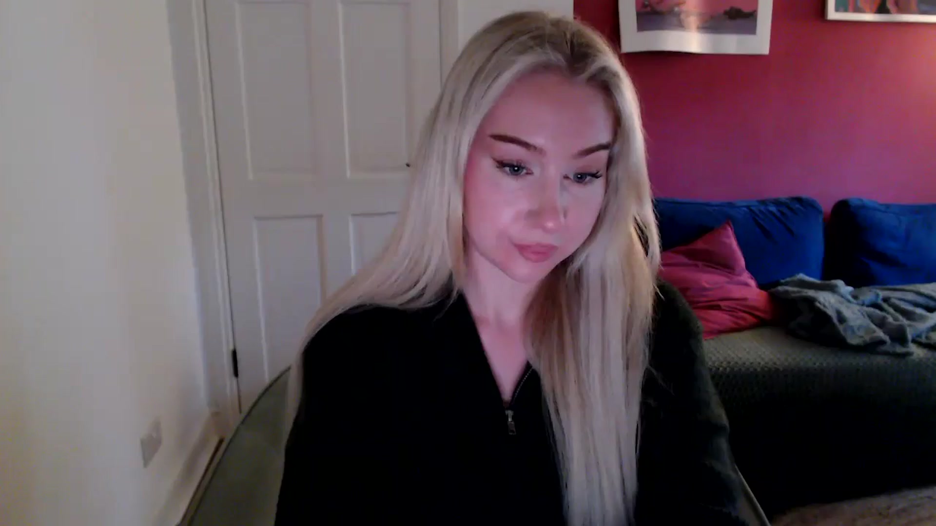 Gallery image thumbnail from PetiteAvax's myfreecams stream on, 09/29/2024, 16:20 image 18 of 20