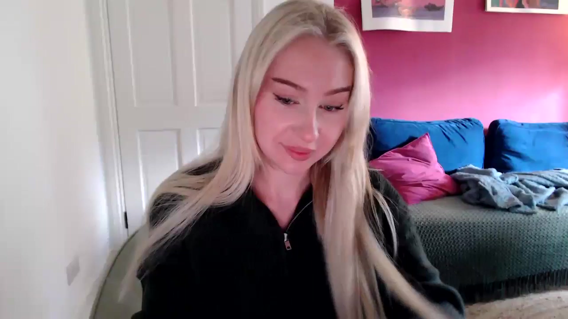 Gallery image thumbnail from PetiteAvax's myfreecams stream on, 09/29/2024, 16:20 image 1 of 20